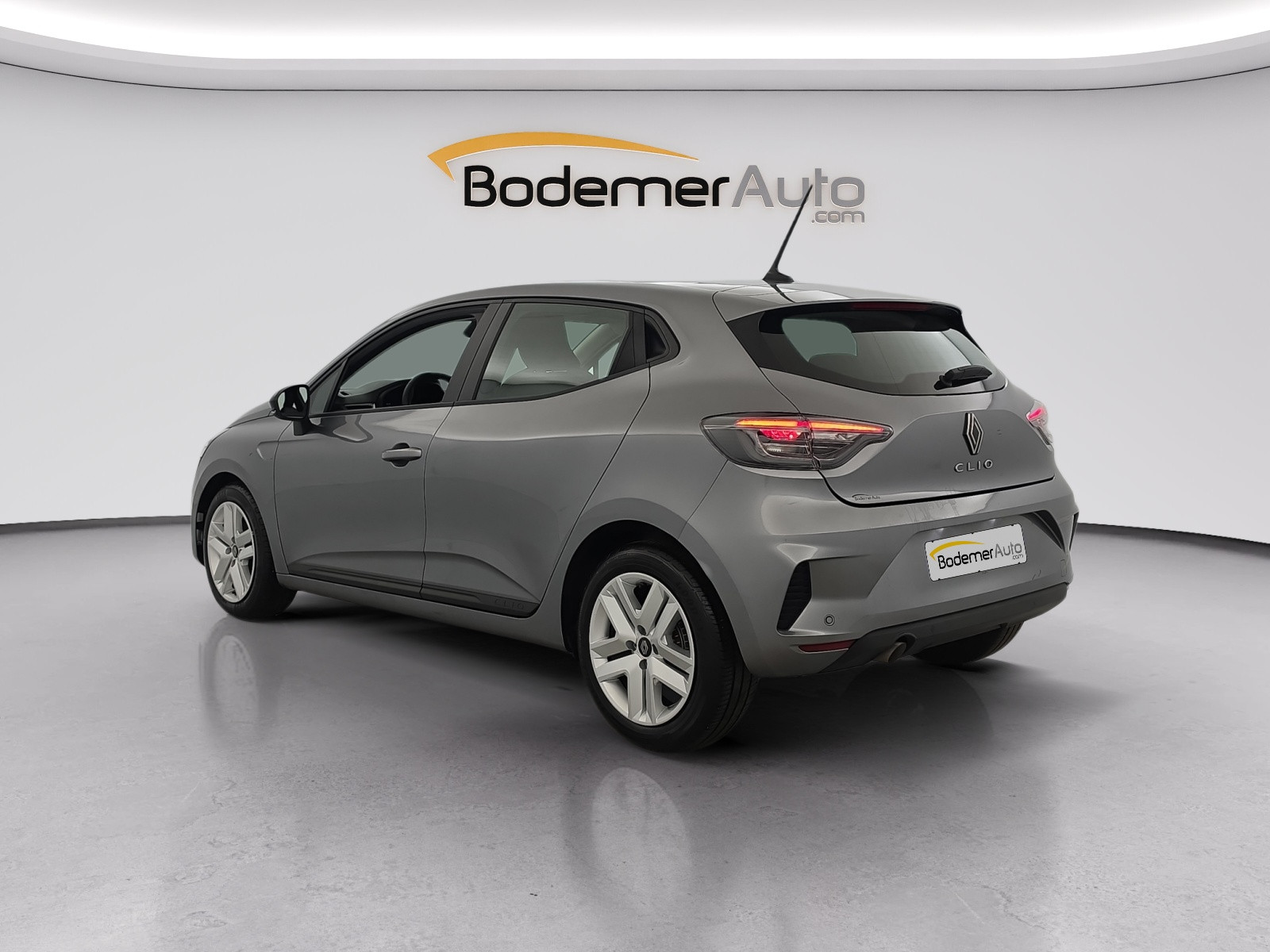 Vente en ligne Renault Clio 5 Clio TCe 90 au prix de 14 600 €