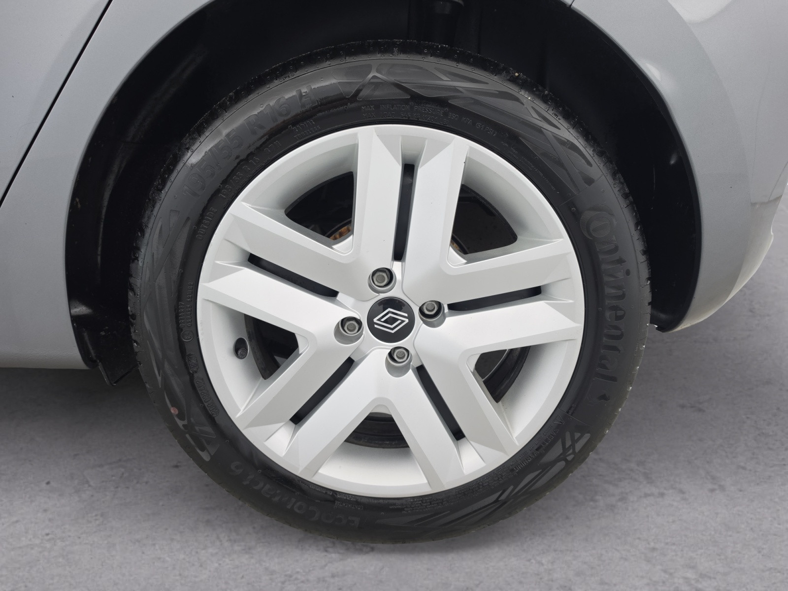 Vente en ligne Renault Clio 5 Clio TCe 90 au prix de 15 490 €