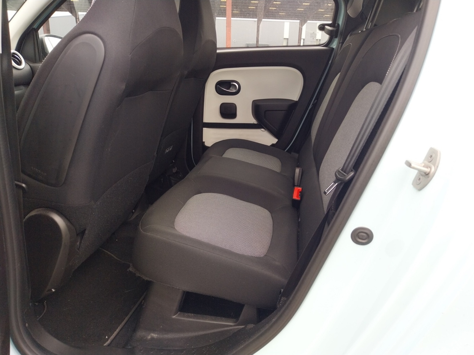 Vente en ligne Renault Twingo Electrique Twingo III E-Tech au prix de 13 990 €