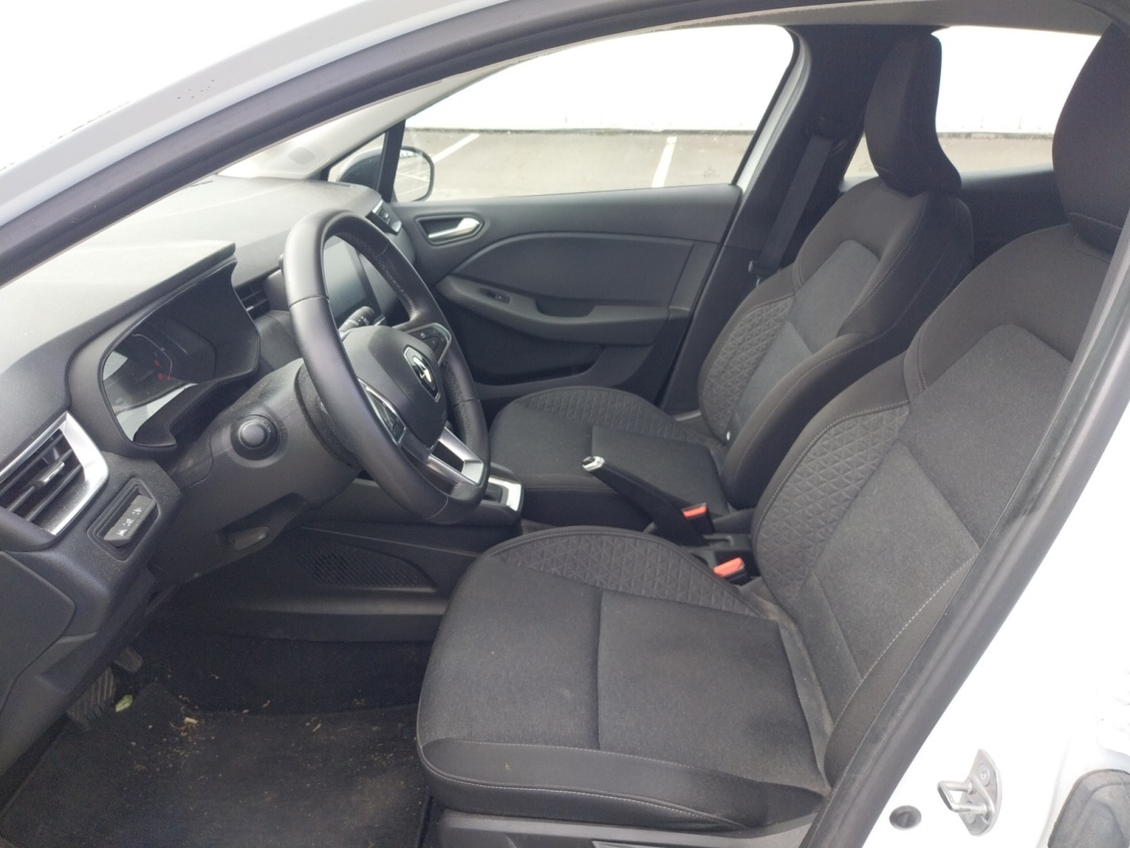 Vente en ligne Renault Clio 5 Clio E-Tech full hybrid 145 au prix de 16 490 €