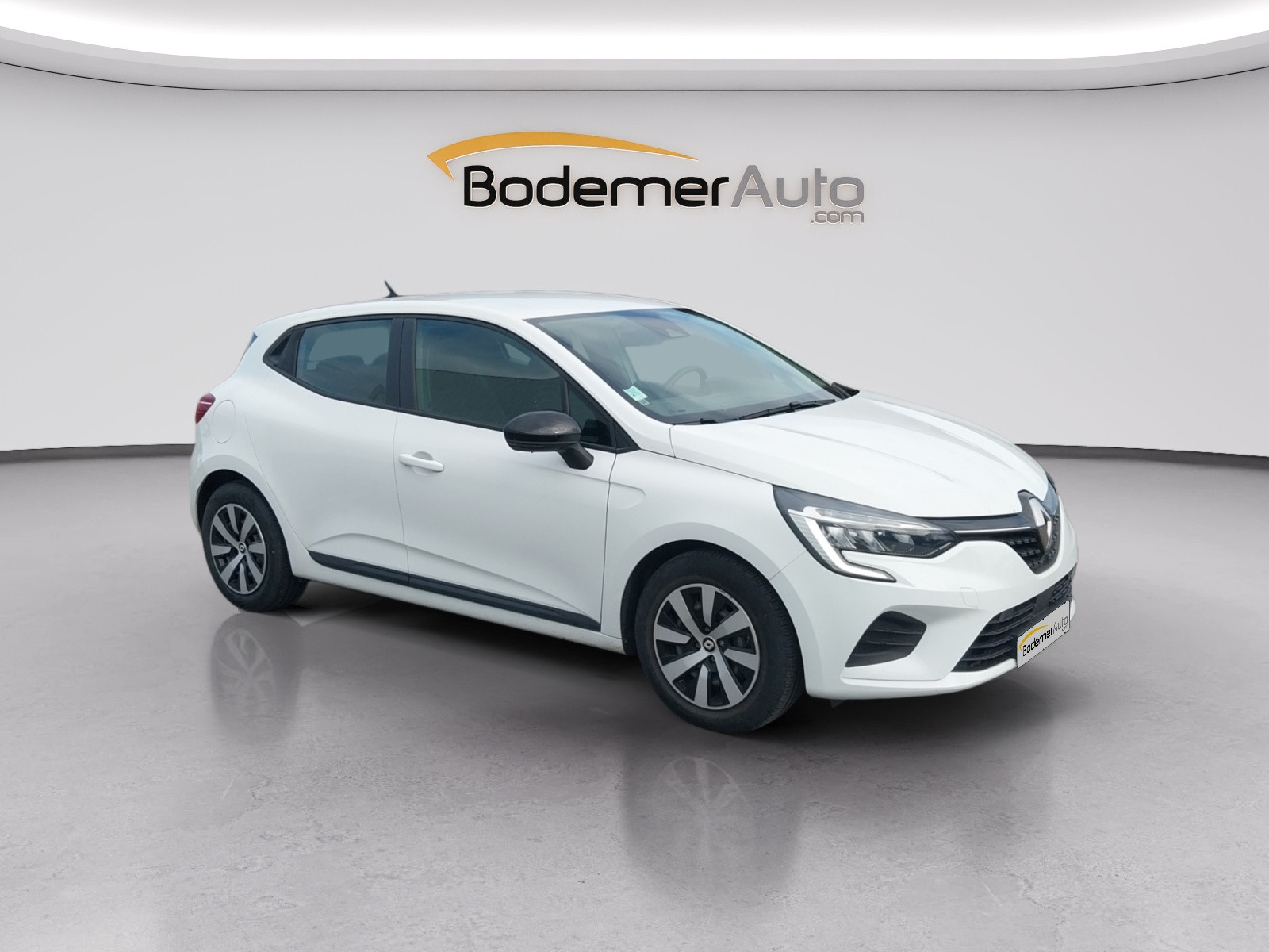 Vente en ligne Renault Clio 5 Clio E-Tech full hybrid 145 au prix de 16 490 €