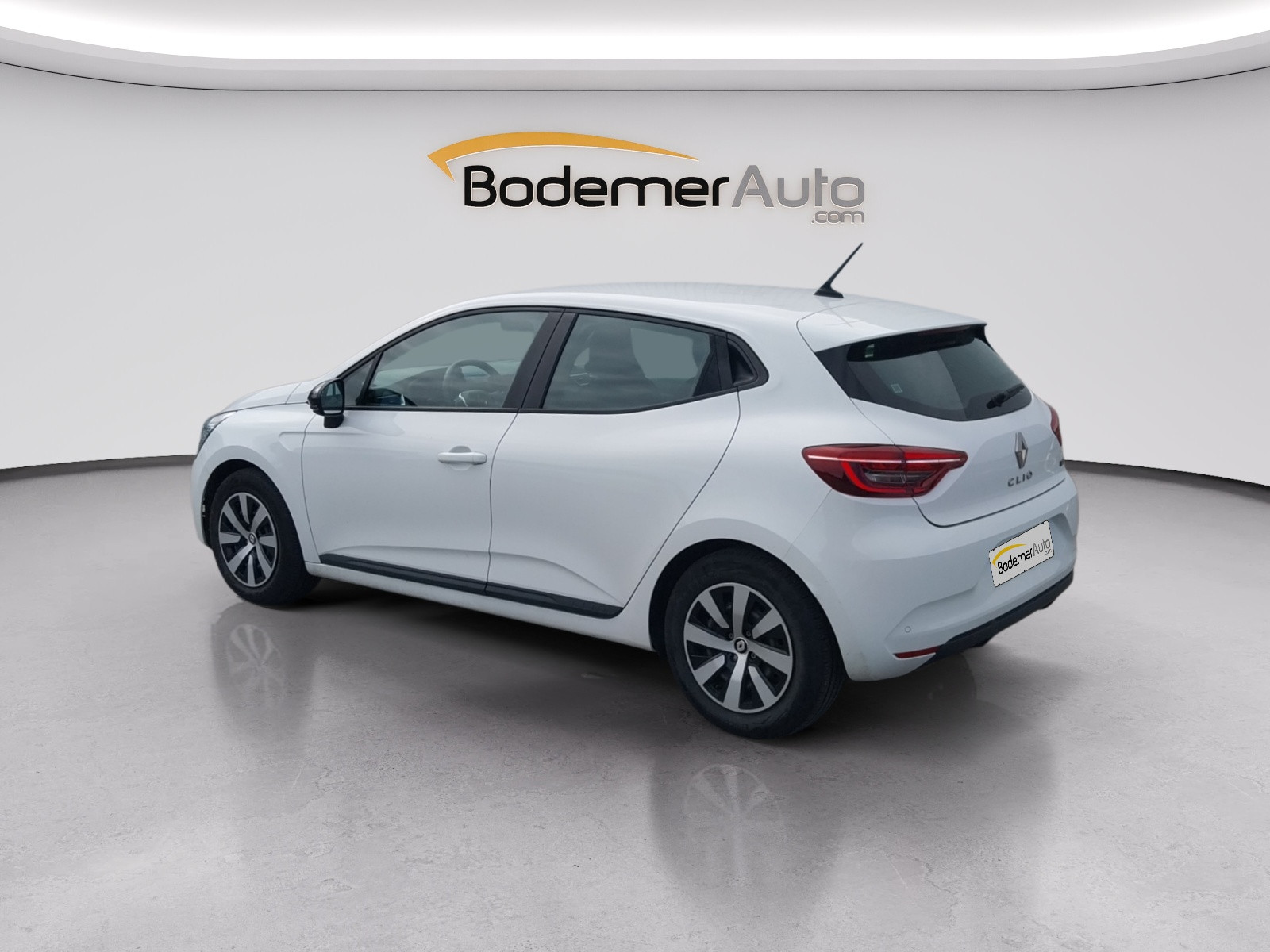 Vente en ligne Renault Clio 5 Clio E-Tech full hybrid 145 au prix de 16 490 €