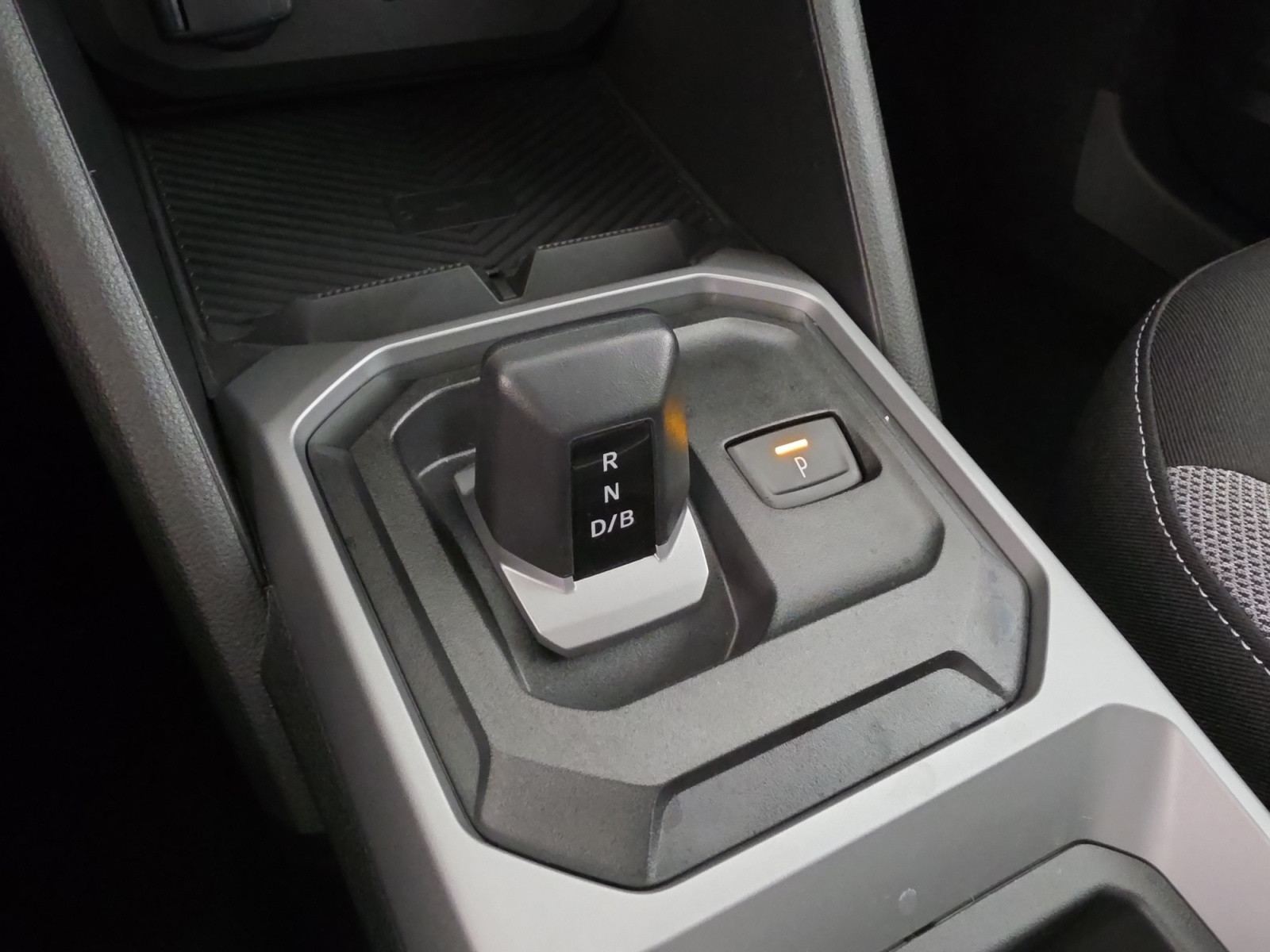Vente en ligne Dacia Duster  Hybrid 155 au prix de 28 490 €