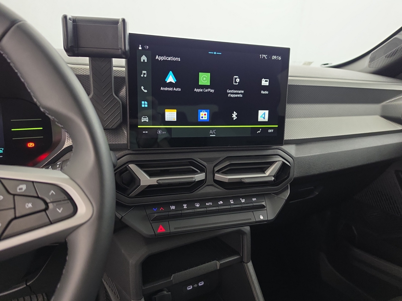 Vente en ligne Dacia Duster  Hybrid 155 au prix de 28 490 €