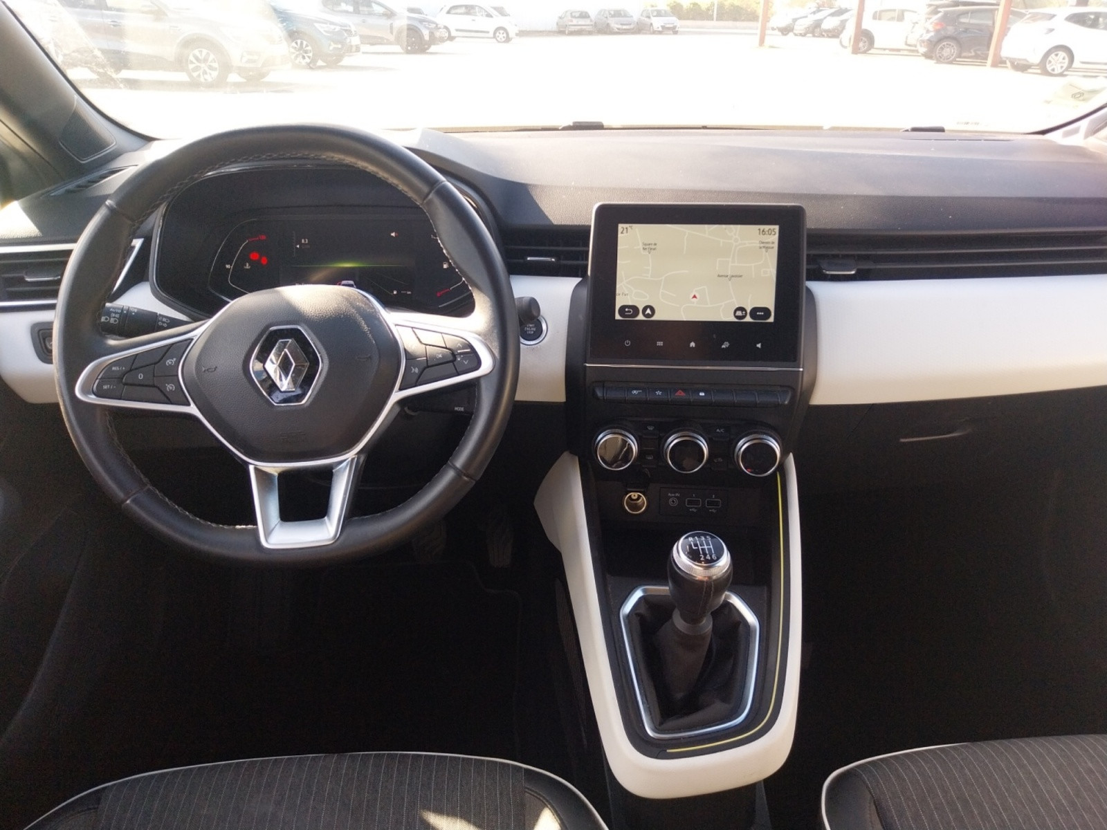 Vente en ligne Renault Clio 5 Clio TCe 90 au prix de 14 990 €