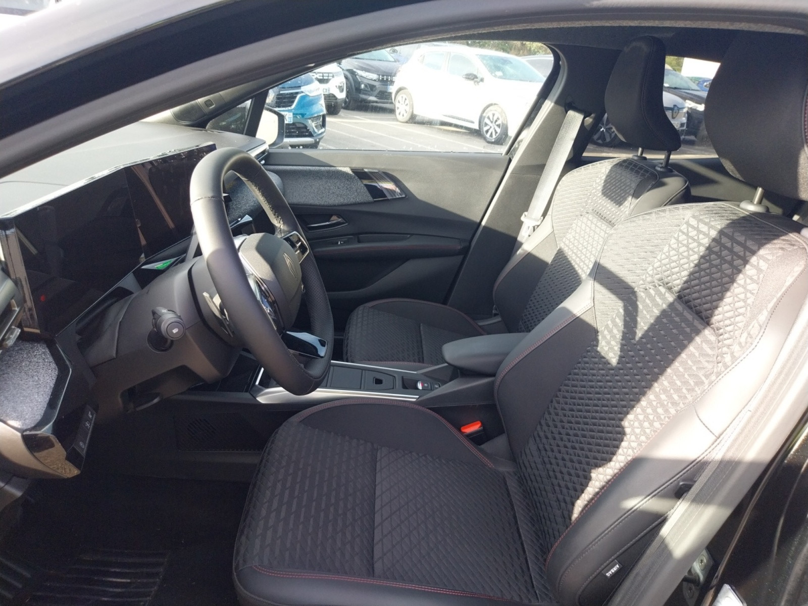 Vente en ligne Renault Clio 6 Clio TCe 115 ch EDC au prix de 24 990 €