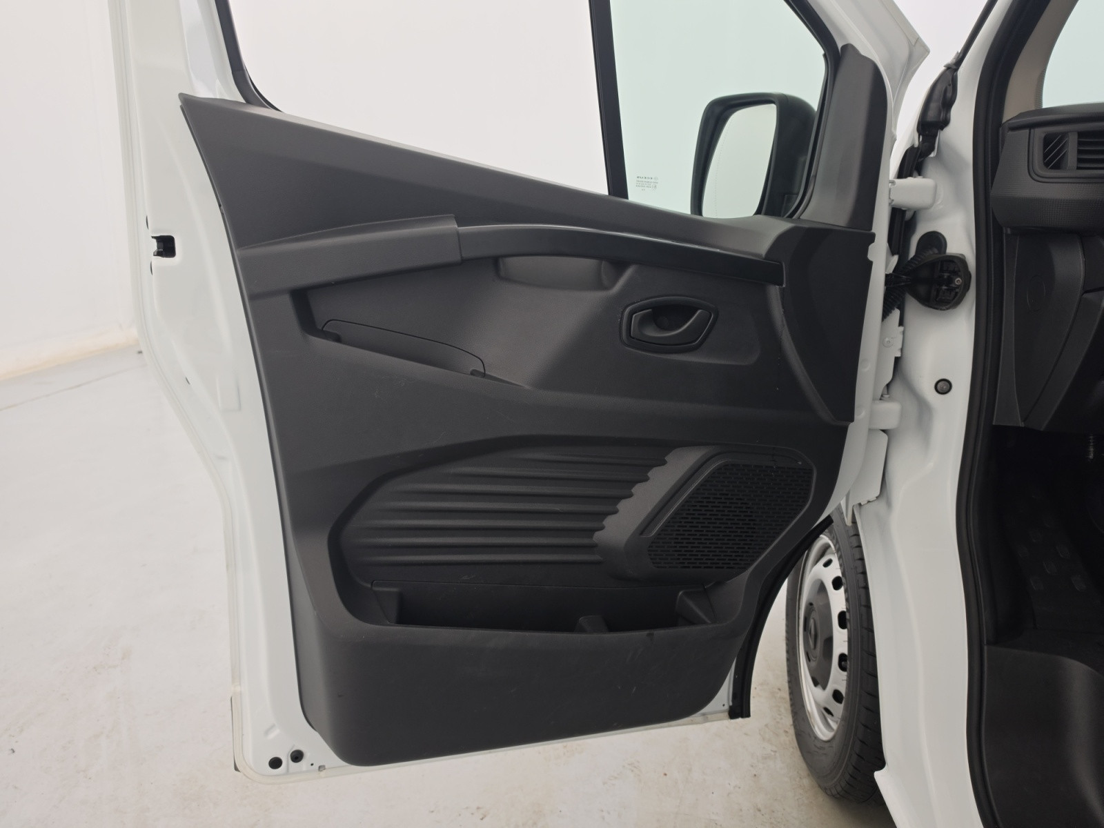 Vente en ligne Renault Trafic 3 Fourgon TRAFIC FGN L1H1 3000 KG BLUE DCI 130 au prix de 22 890 €