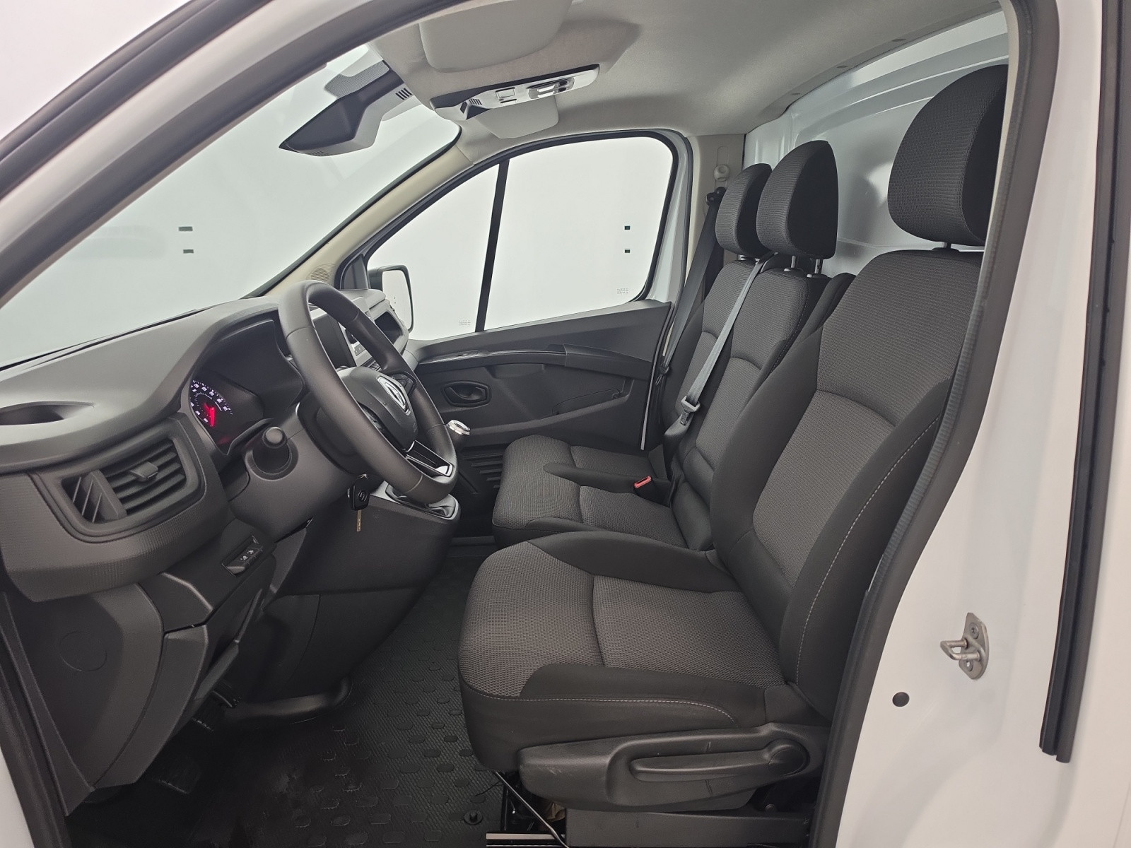 Vente en ligne Renault Trafic 3 Fourgon TRAFIC FGN L1H1 3000 KG BLUE DCI 130 au prix de 22 890 €