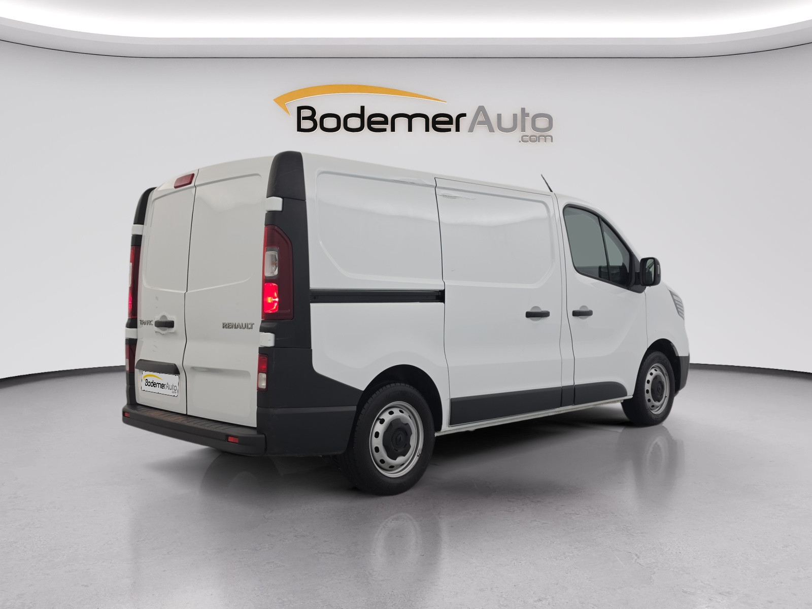 Vente en ligne Renault Trafic 3 Fourgon TRAFIC FGN L1H1 3000 KG BLUE DCI 130 au prix de 22 890 €
