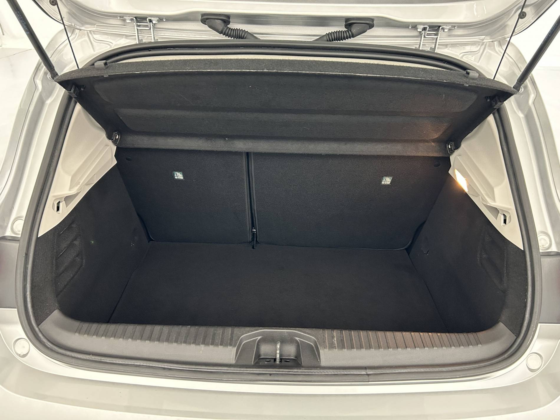 Vente en ligne Renault Clio 5 Clio E-Tech 140 - 21N au prix de 15 990 €