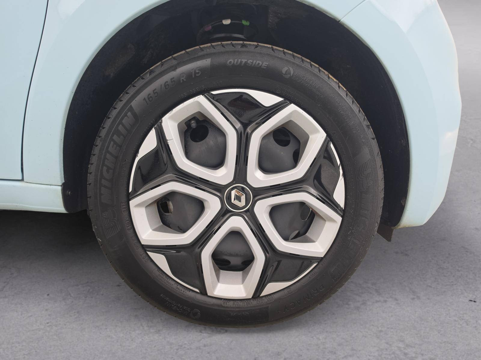 Vente en ligne Renault Twingo Electrique Twingo III E-Tech au prix de 13 890 €