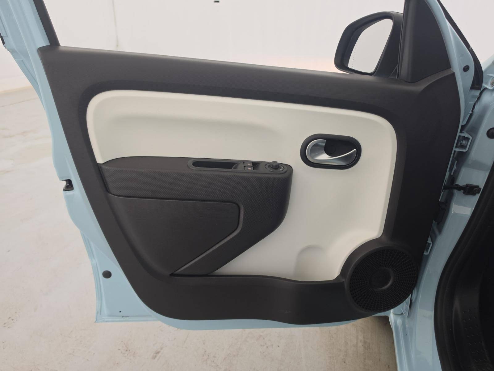 Vente en ligne Renault Twingo Electrique Twingo III E-Tech au prix de 13 890 €