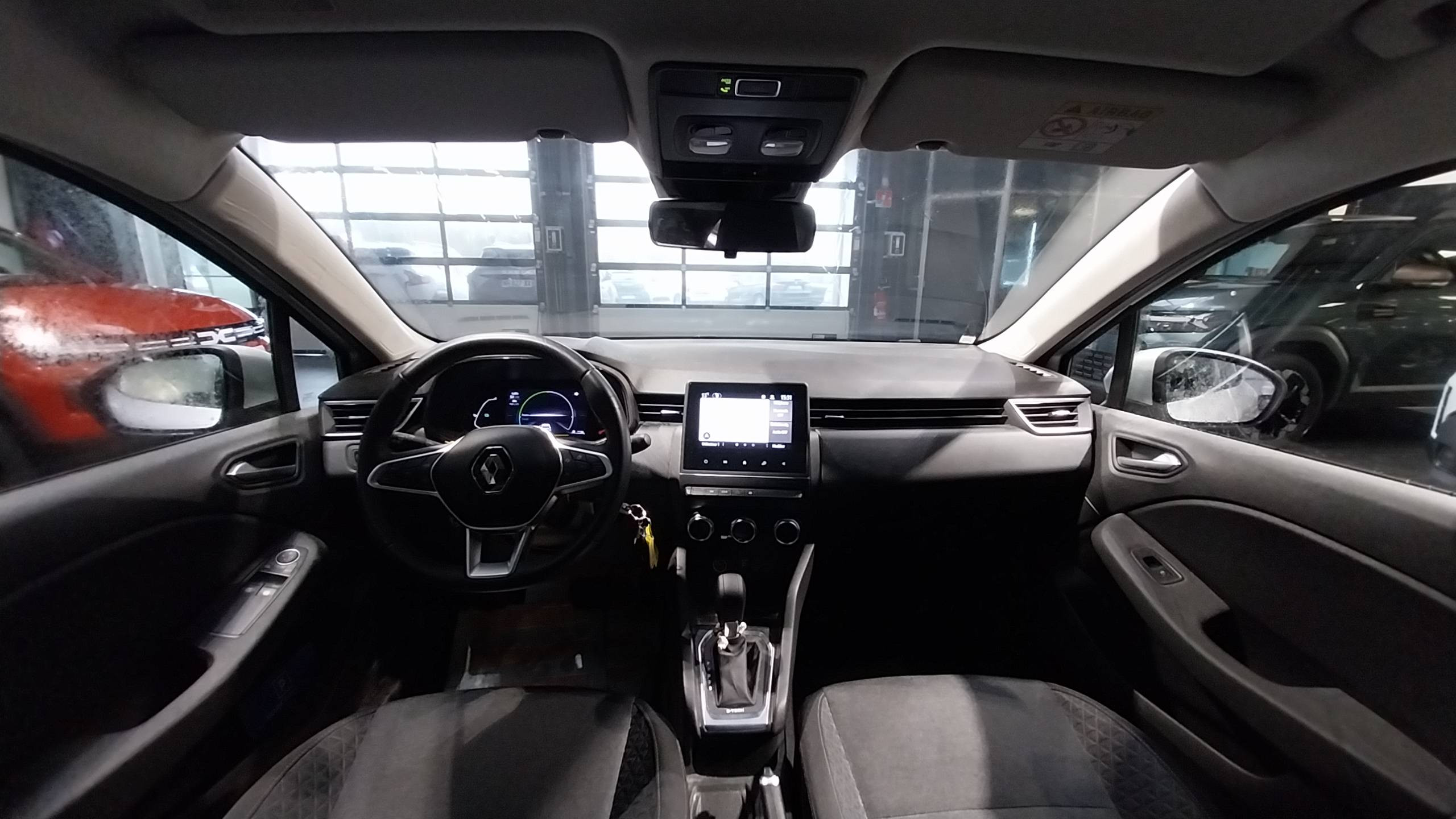 Vente en ligne Renault Clio 5 Clio E-Tech 140 - 21N au prix de 15 990 €