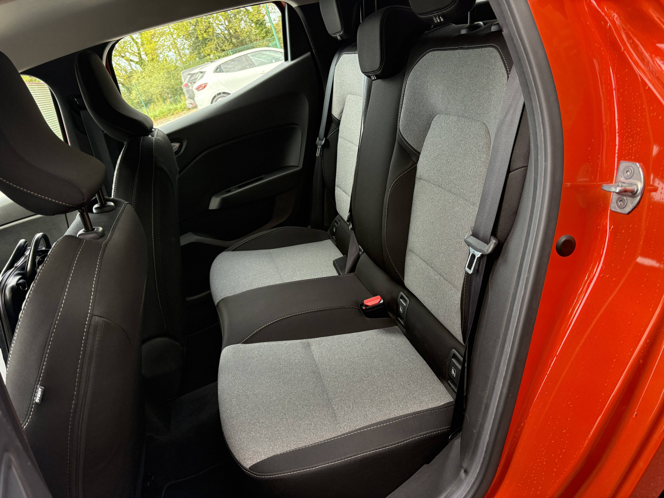 Vente en ligne Renault Clio 5 Clio Blue dCi 100 ch GSR2 au prix de 16 690 €