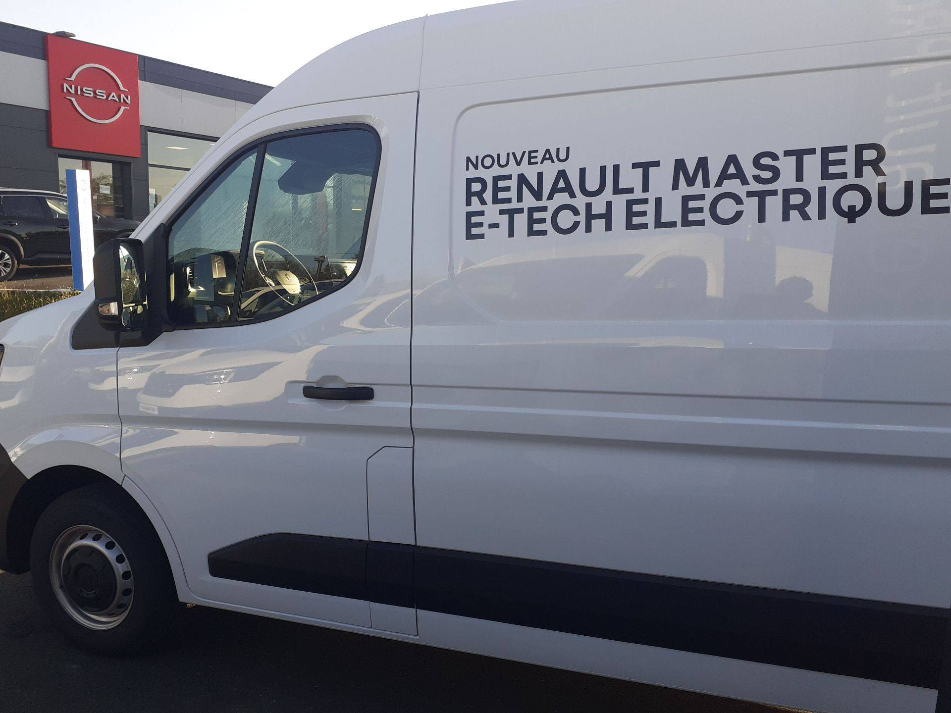 Renault Master E-Tech MASTER ELECTRIQUE FGN L2H2 3T5 GRANDE AUTONOMIE occasion de 2025 en vente à Quimper