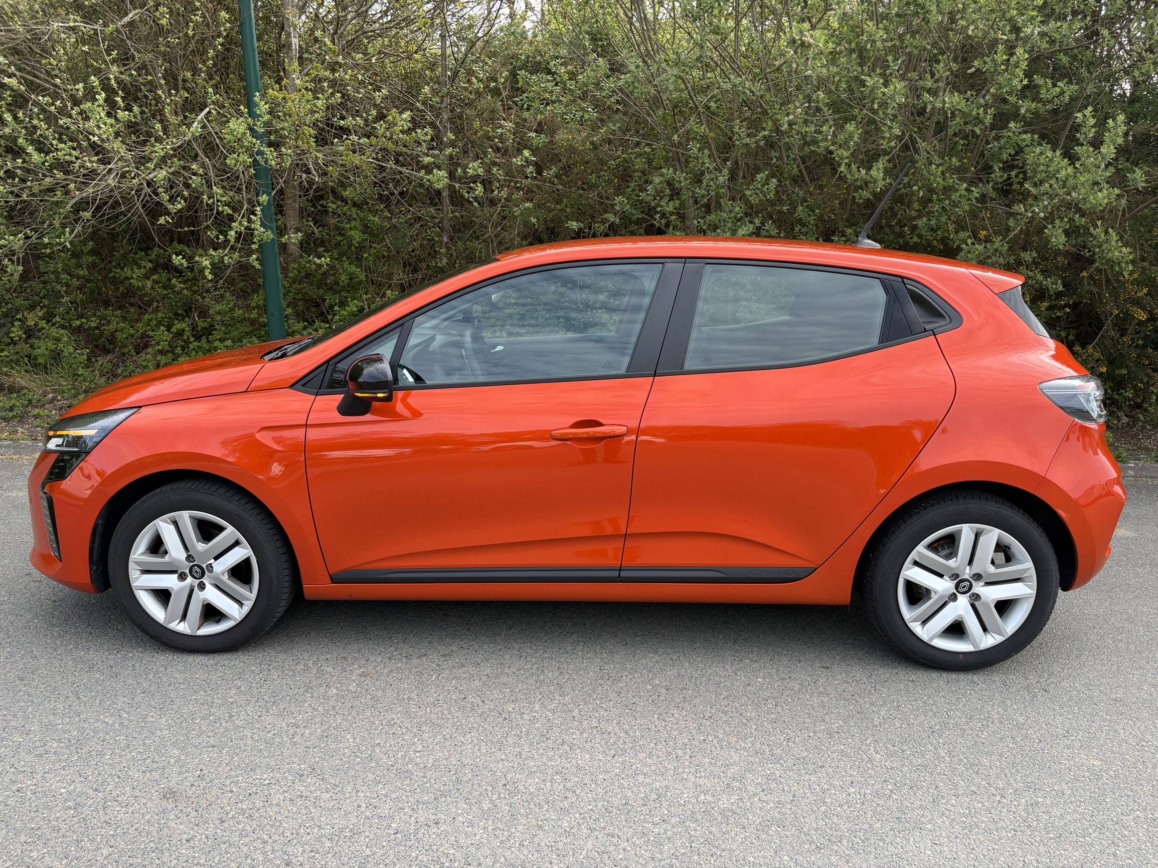 Vente en ligne Renault Clio 5 Clio Blue dCi 100 ch GSR2 au prix de 16 690 €