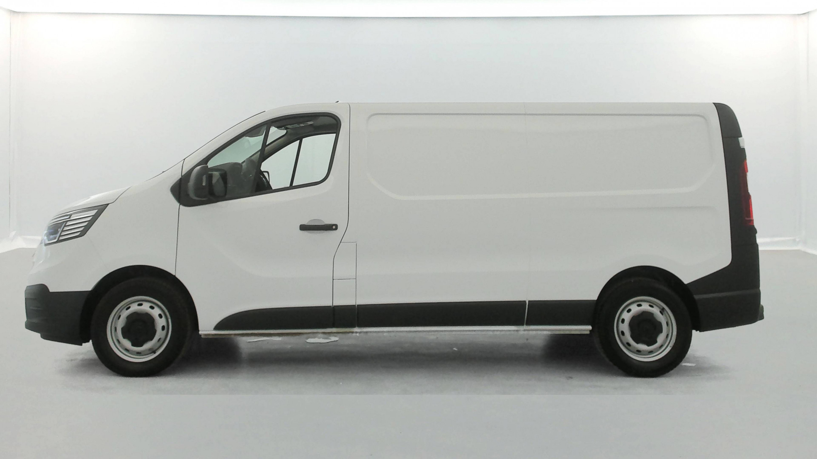 Renault Trafic 3 Fourgon TRAFIC FGN L2H1 3000 KG BLUE DCI 130 occasion de 2023 en vente à Quimper