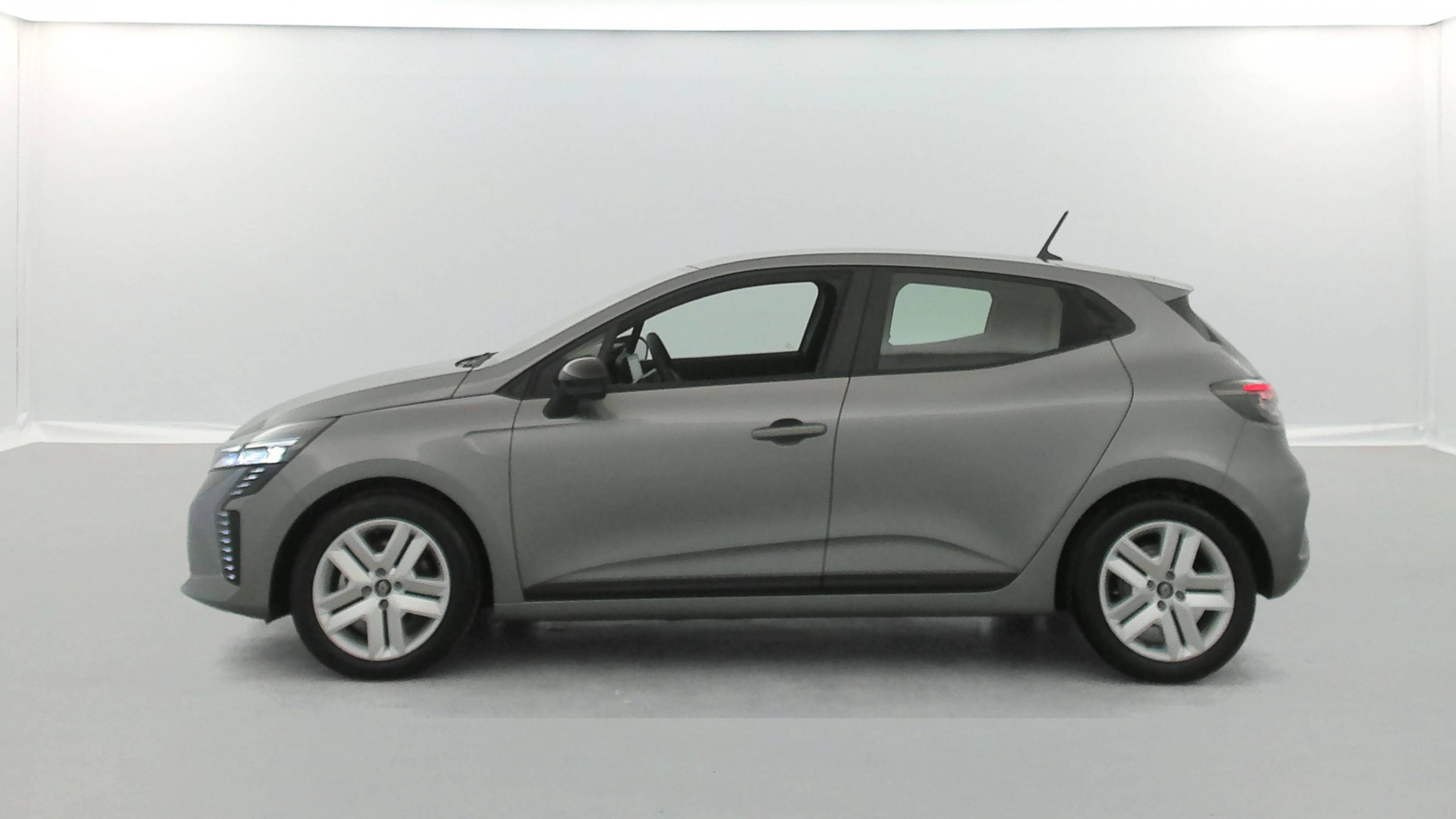 Renault Clio 5 Clio E-Tech full hybrid 145 ch GSR2 occasion de 2025 en vente à Quimper