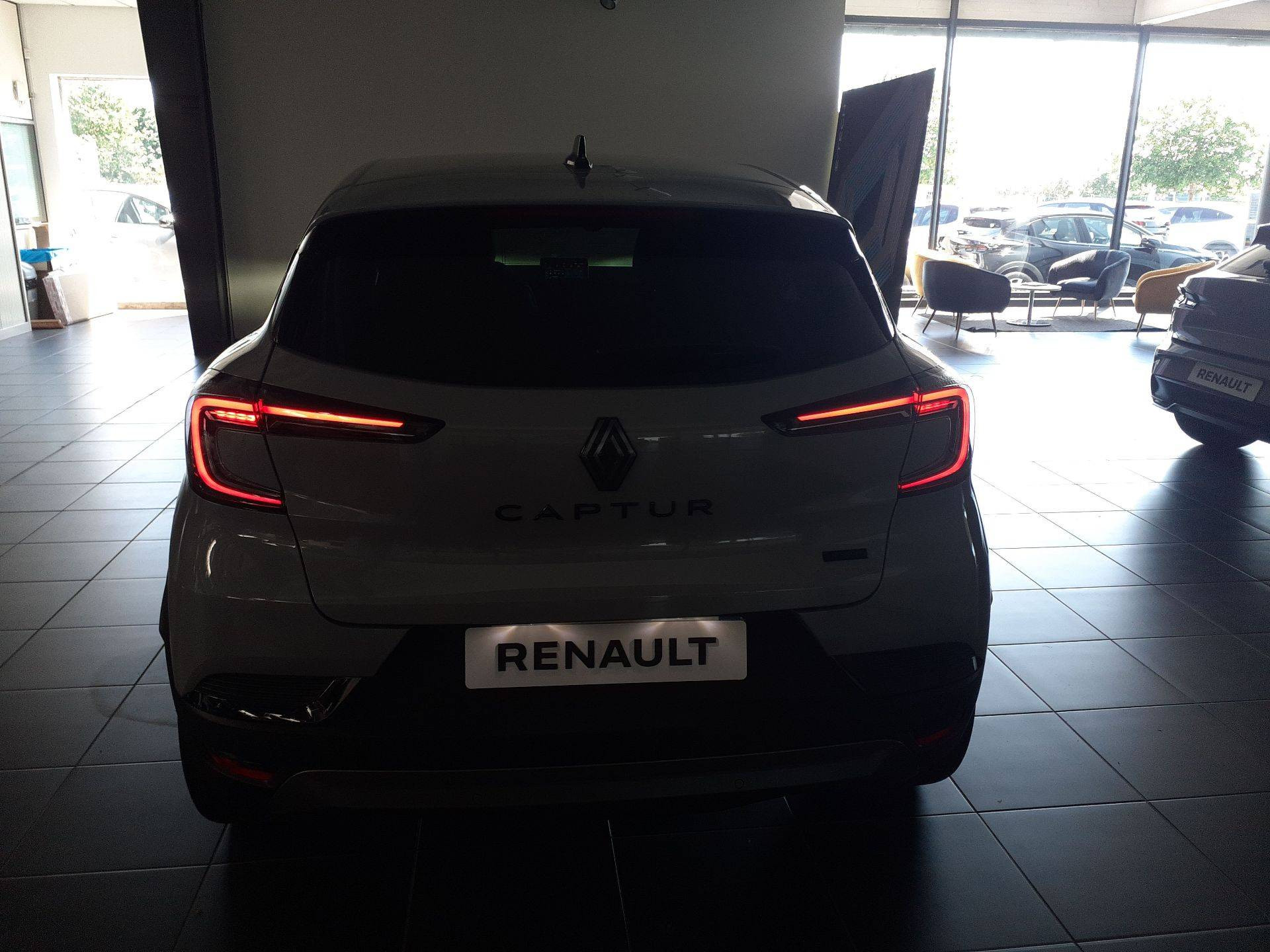 Vente en ligne Renault Captur  E-Tech full hybrid 160 ch au prix de 32 590 €