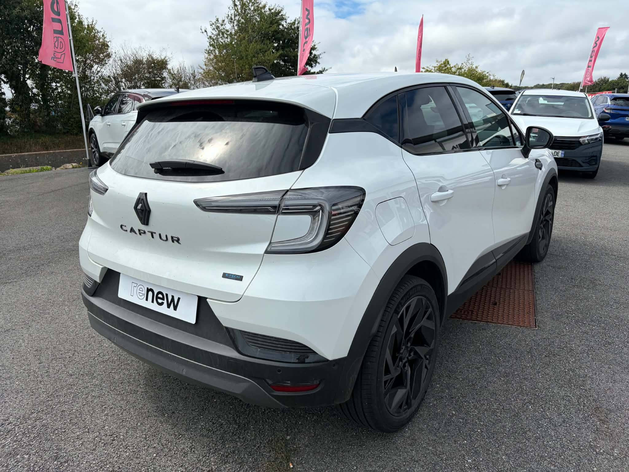 Vente en ligne Renault Captur  E-Tech full hybrid 145 ch au prix de 25 990 €