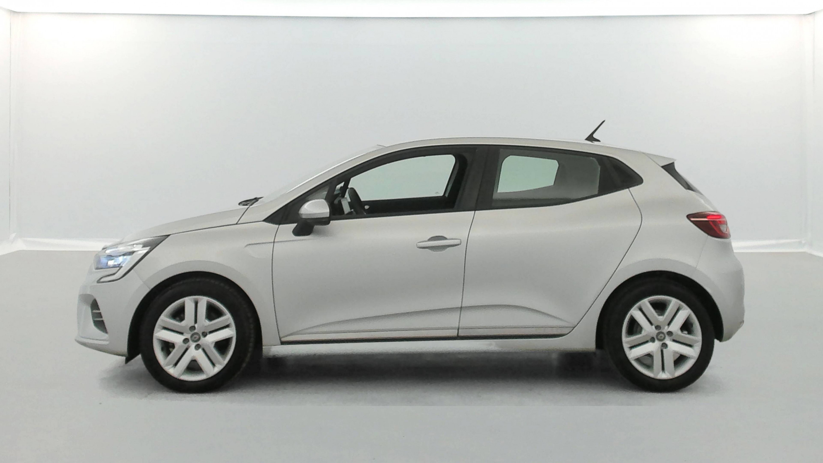 Renault Clio 5 Clio E-Tech 140 - 21N occasion de 2022 en vente à Quimper