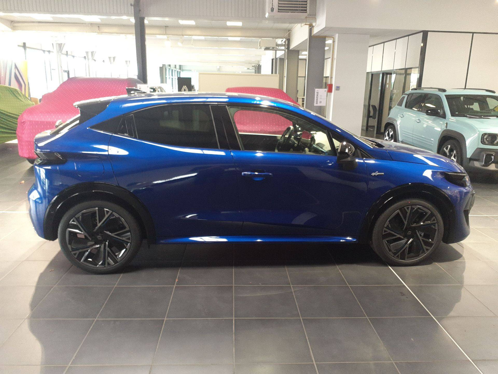 Vente en ligne Renault Clio 6 Clio E-Tech full hybrid 160 ch au prix de 28 490 €