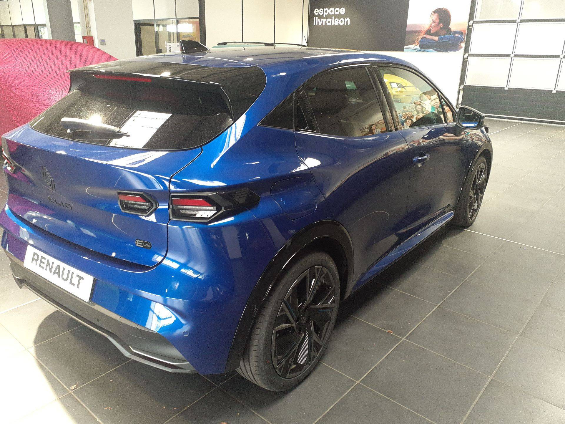 Vente en ligne Renault Clio 6 Clio E-Tech full hybrid 160 ch au prix de 28 490 €