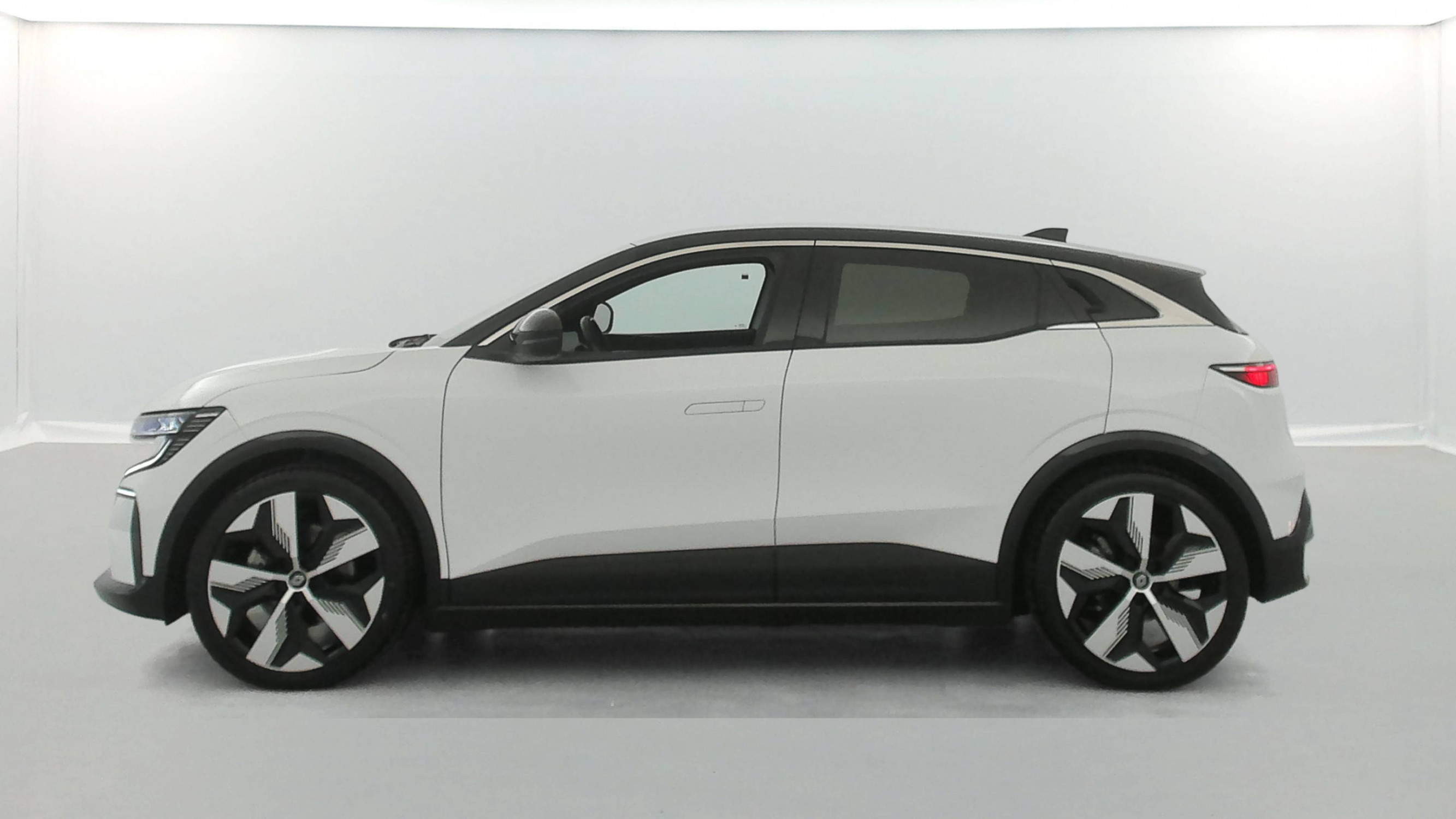 Renault Megane E-Tech  EV60 220 ch super charge occasion de 2023 en vente à Quimper