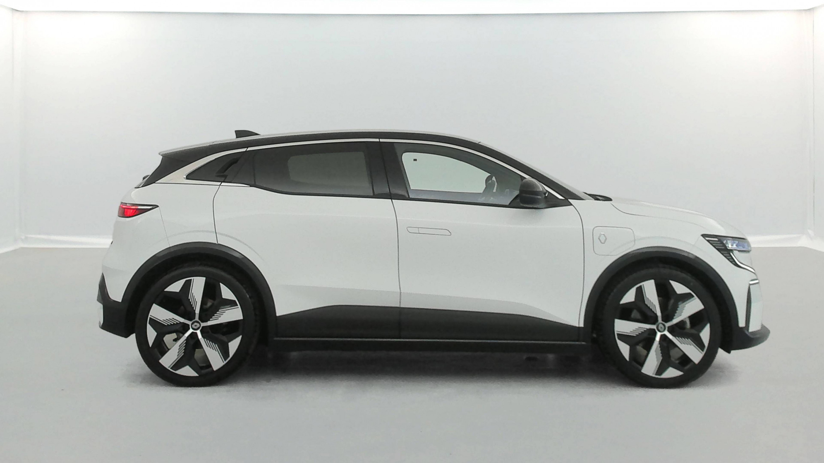 Vente en ligne Renault Megane E-Tech  EV60 220 ch super charge au prix de 26 690 €