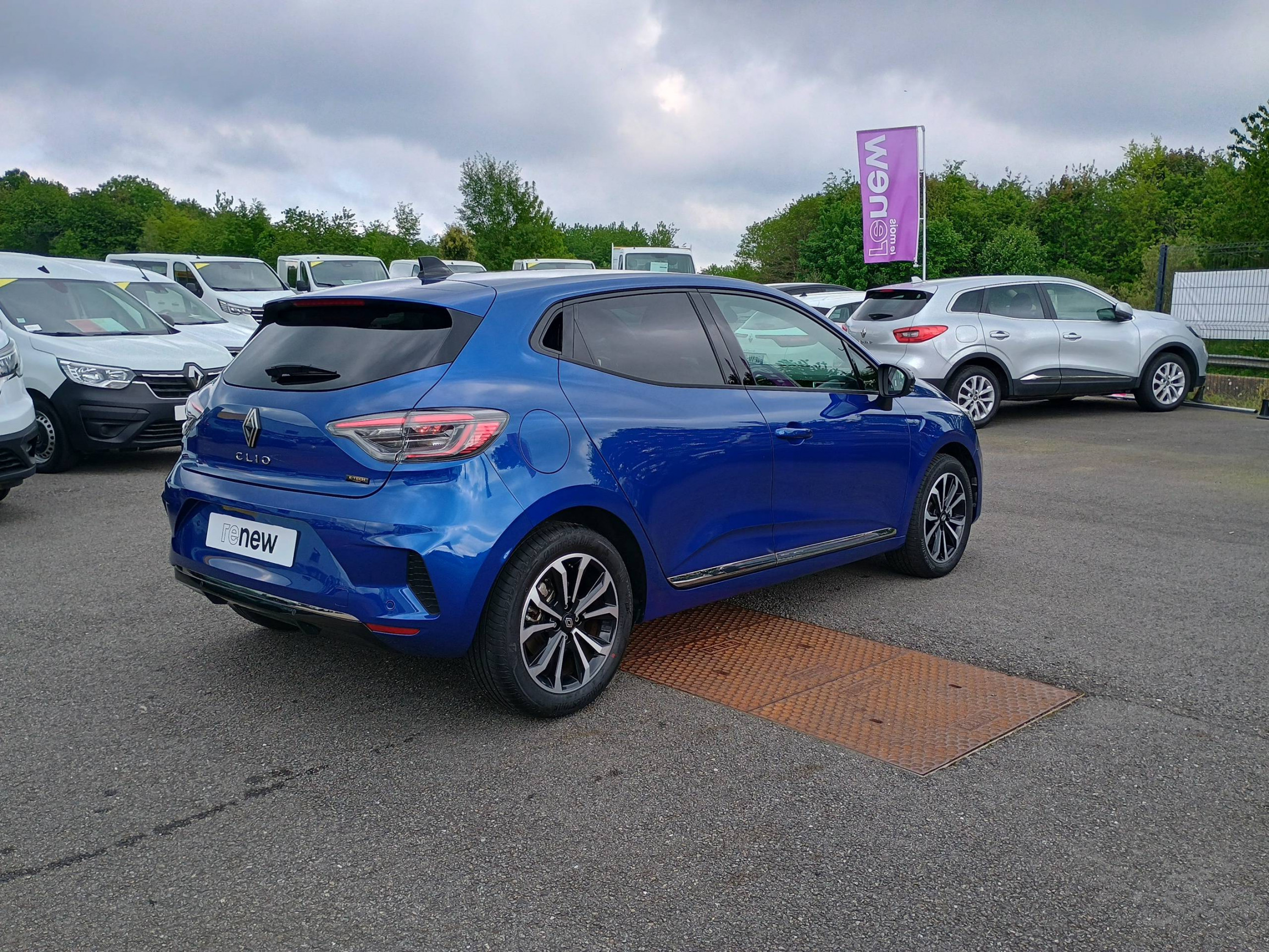 Vente en ligne Renault Clio 5 Clio E-Tech full hybrid 145 au prix de 20 990 €