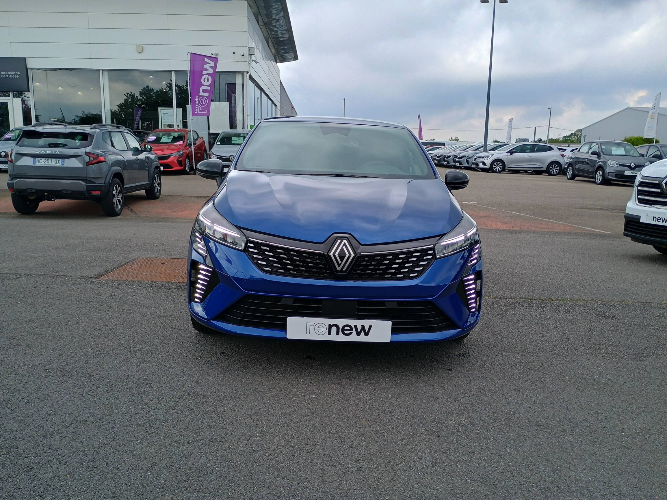 Vente en ligne Renault Clio 5 Clio E-Tech full hybrid 145 au prix de 20 990 €