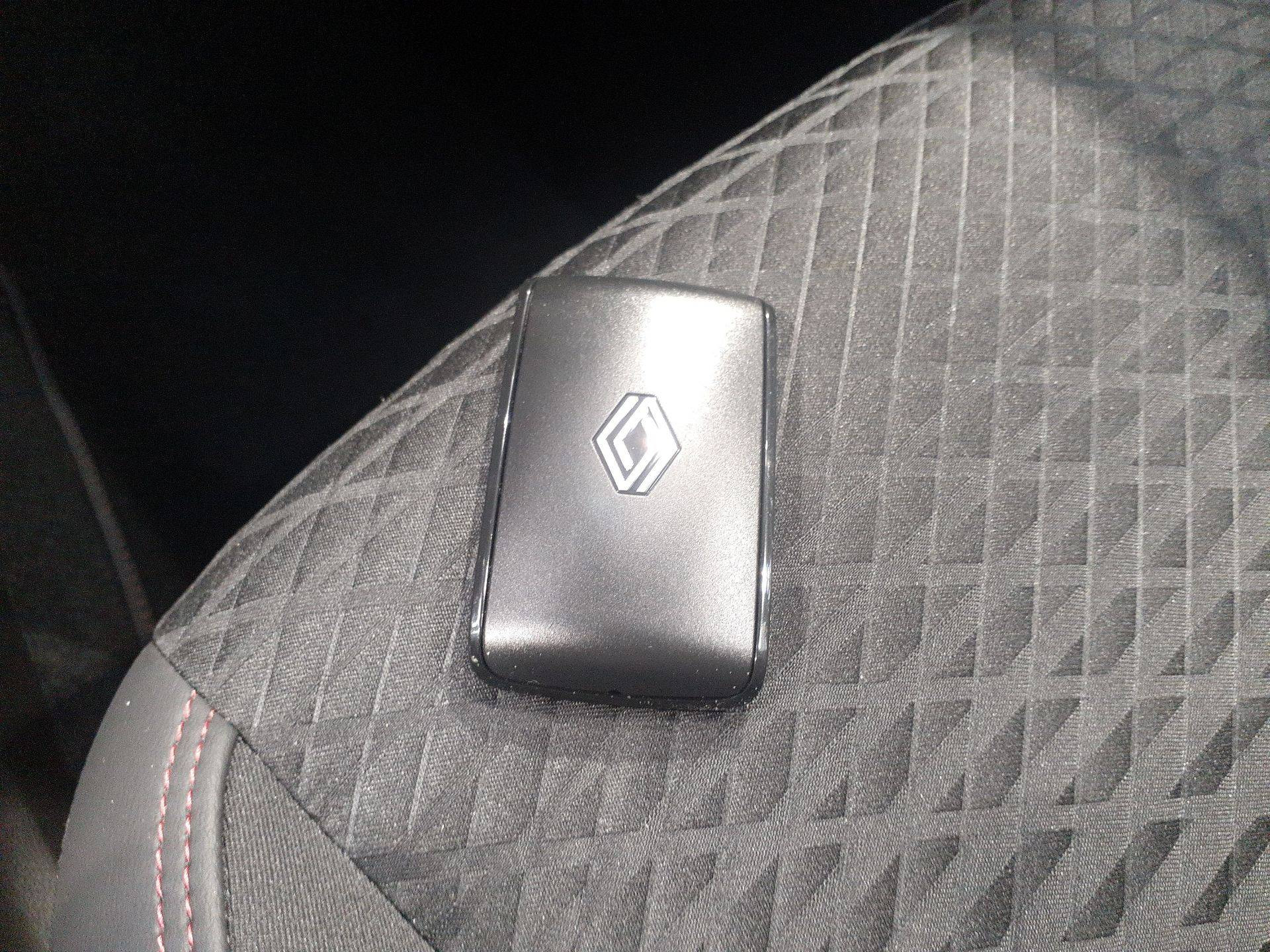 Vente en ligne Renault Clio 6 Clio E-Tech full hybrid 160 ch au prix de 26 500 €