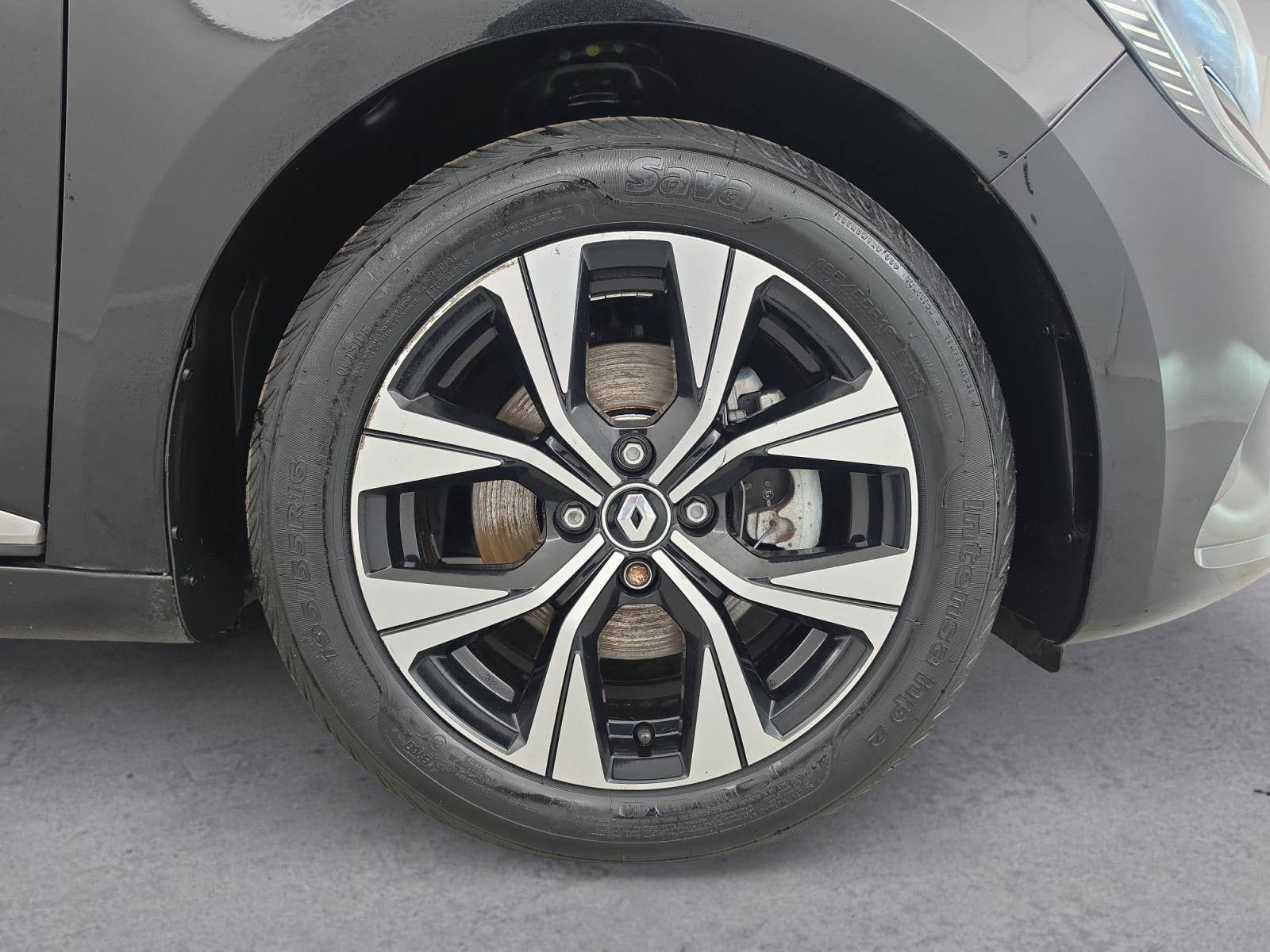 Vente en ligne Renault Clio 5 Clio E-Tech 140 - 21N au prix de 15 890 €