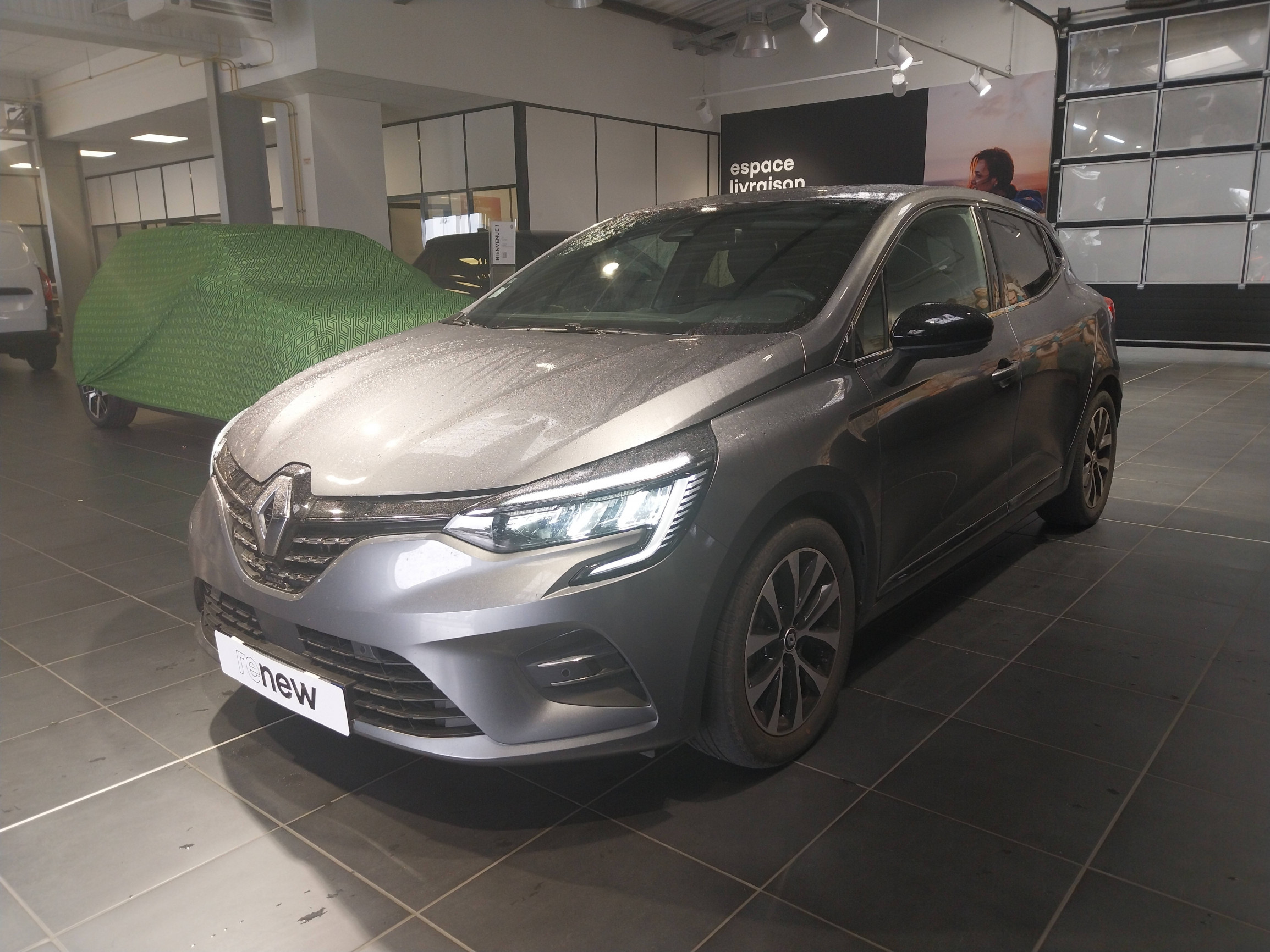 Renault Clio 5 Clio E-Tech full hybrid 145 occasion de 2023 en vente à Quimper