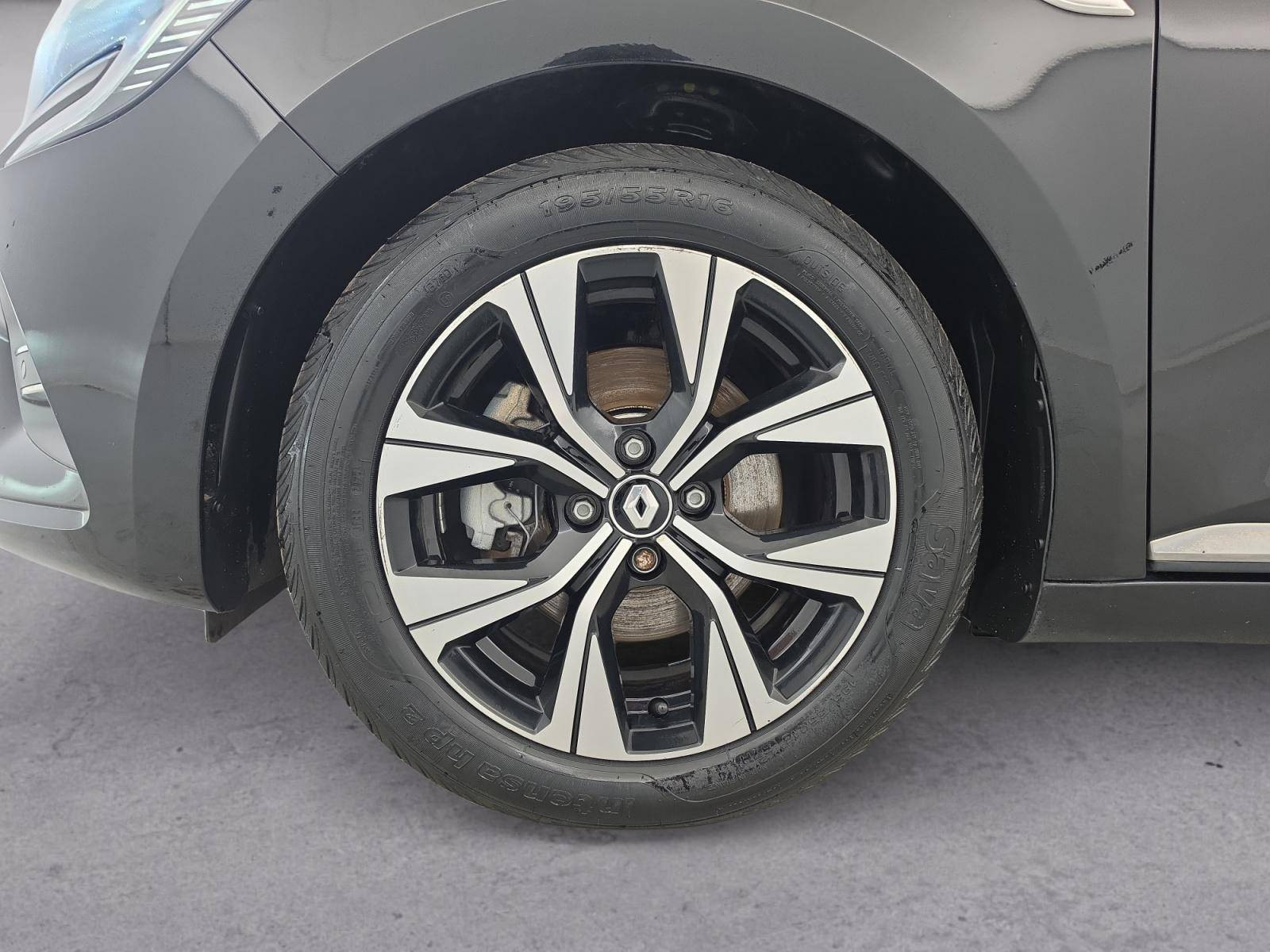 Vente en ligne Renault Clio 5 Clio E-Tech 140 - 21N au prix de 15 890 €