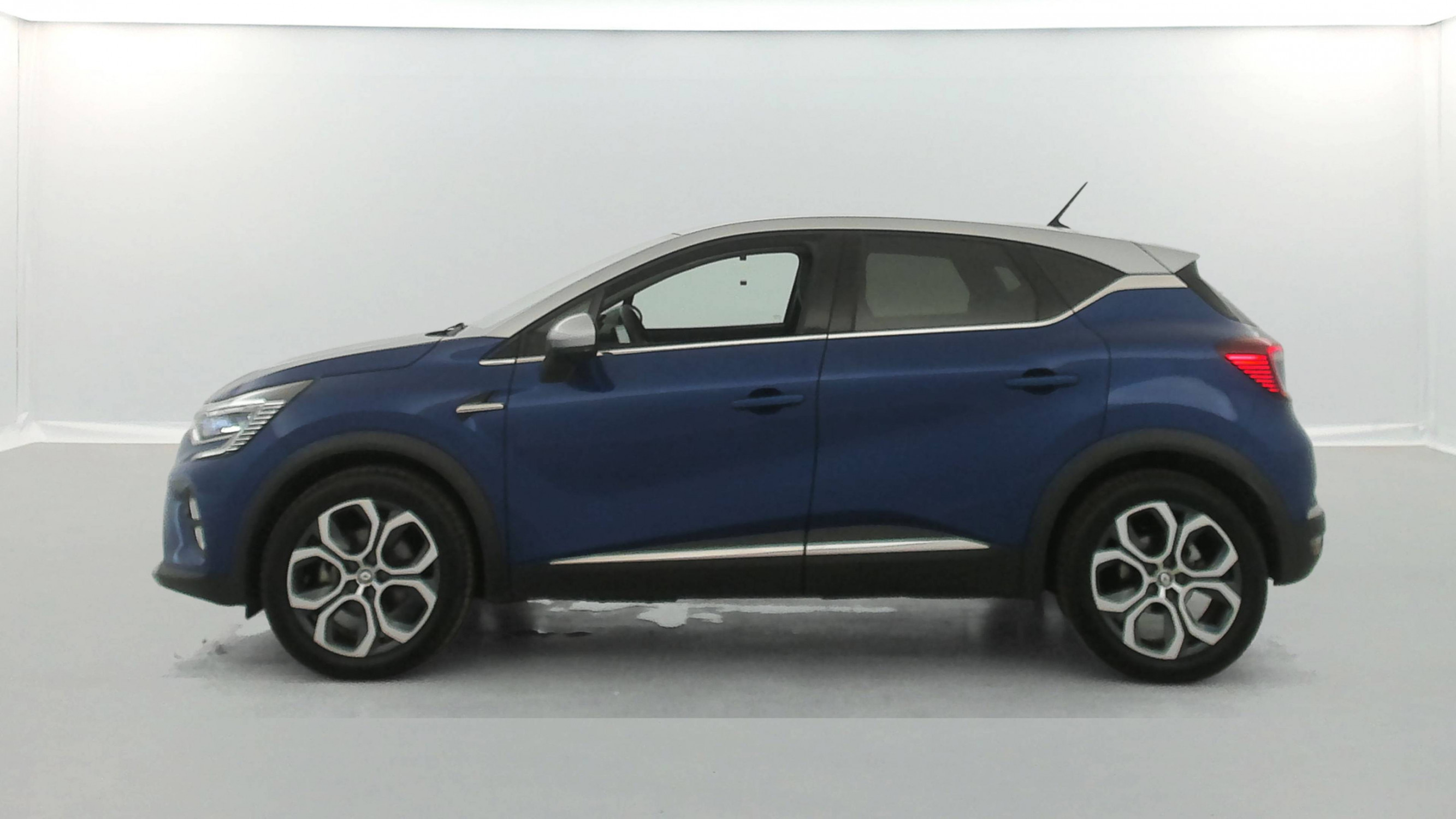 Renault Captur  E-Tech 145 - 21 occasion de 2022 en vente à Quimper
