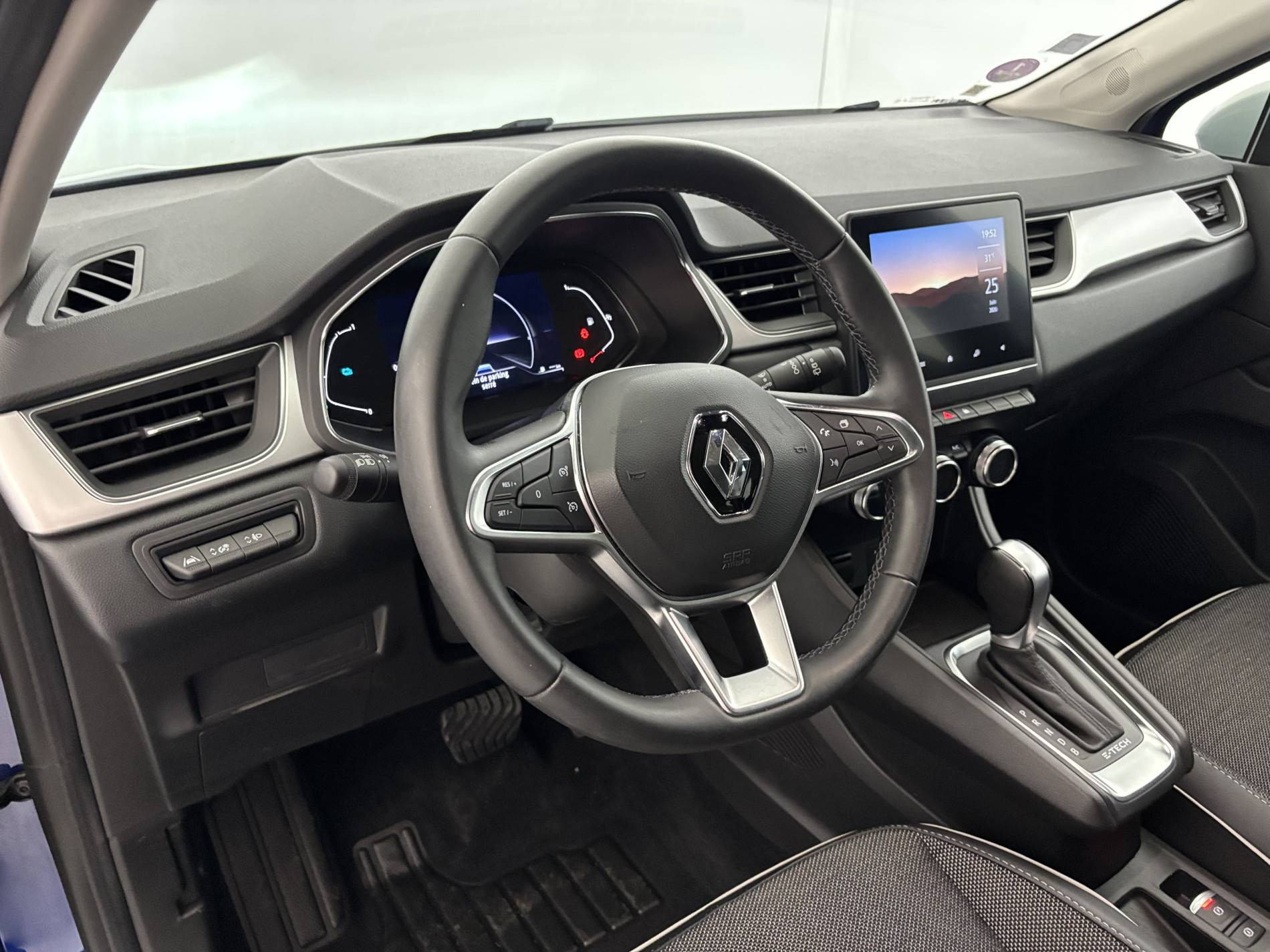 Vente en ligne Renault Captur  E-Tech 145 - 21 au prix de 17 990 €