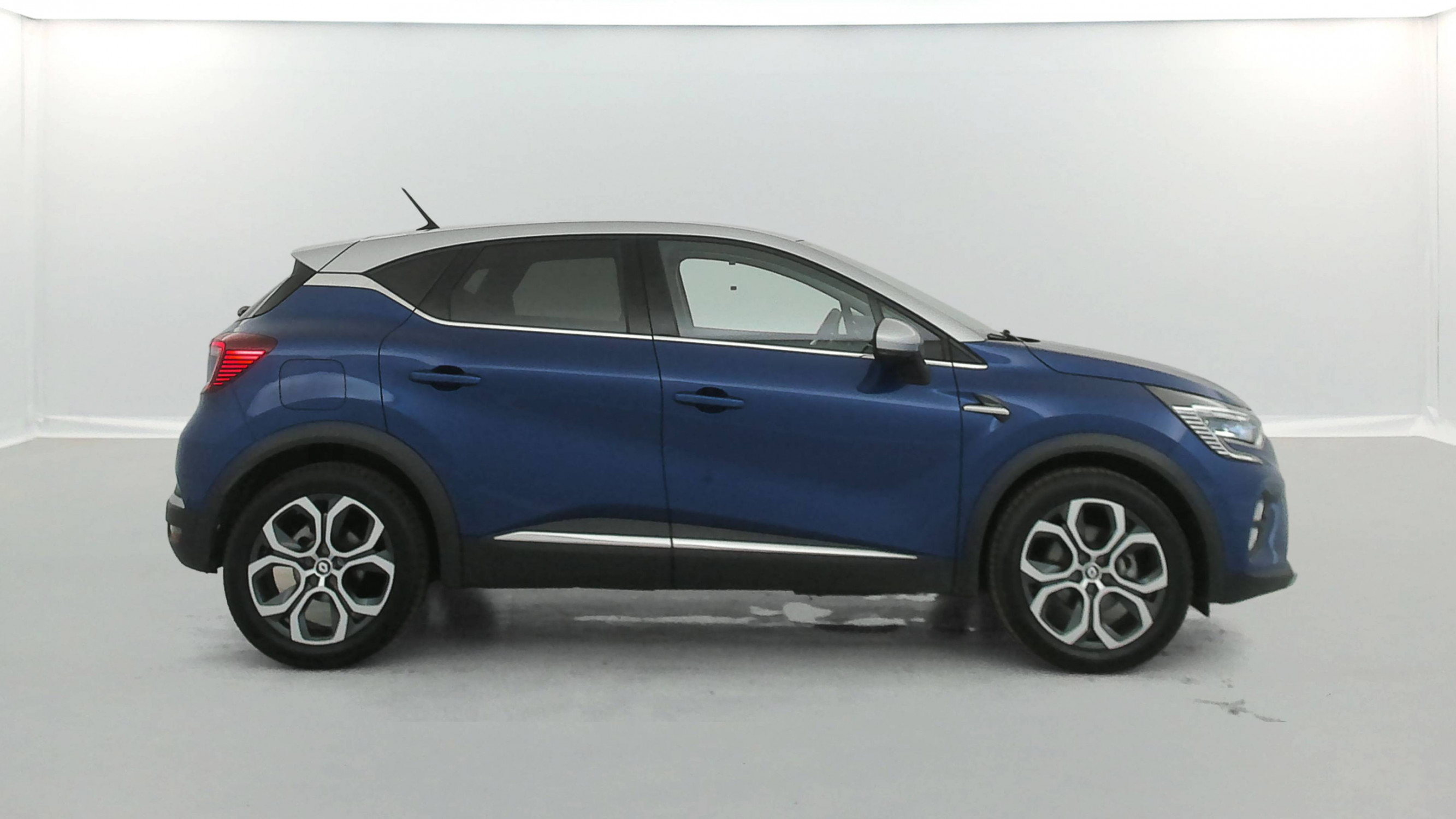Vente en ligne Renault Captur  E-Tech 145 - 21 au prix de 17 990 €