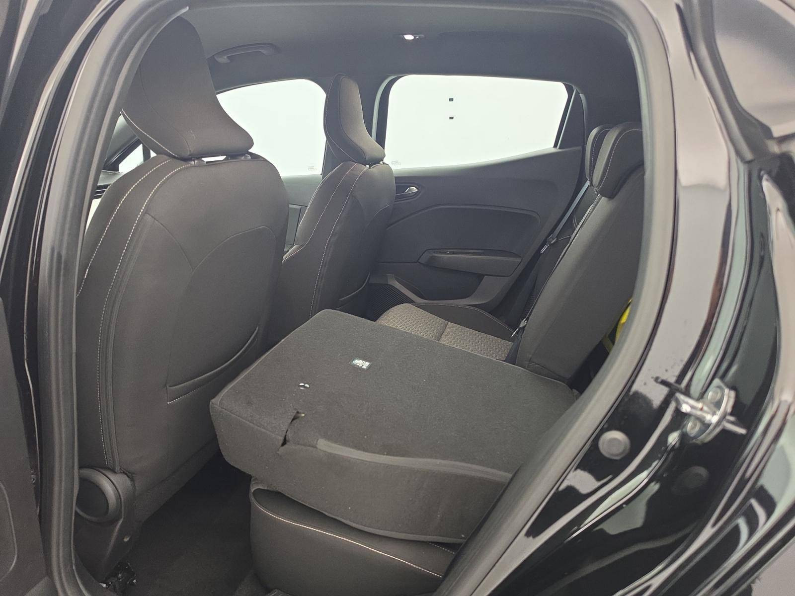 Vente en ligne Renault Clio 5 Clio E-Tech 140 - 21N au prix de 15 890 €