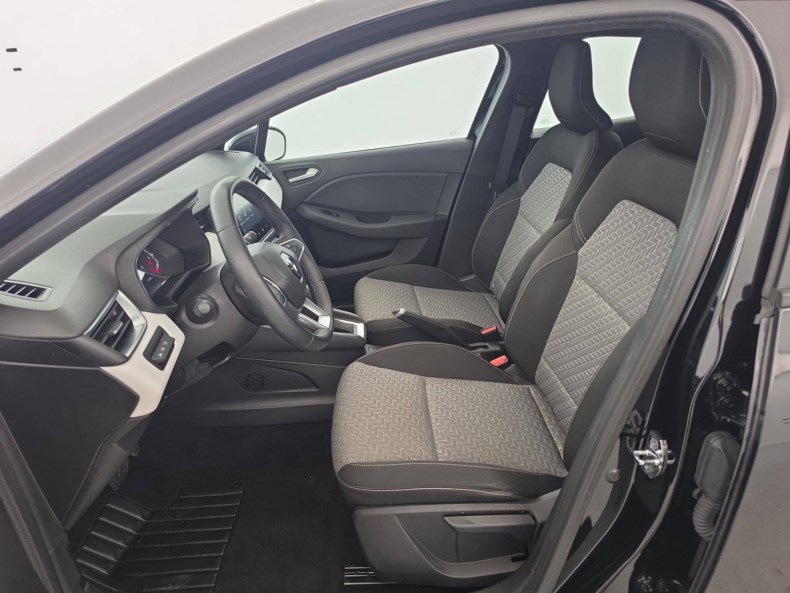 Vente en ligne Renault Clio 5 Clio E-Tech 140 - 21N au prix de 15 890 €