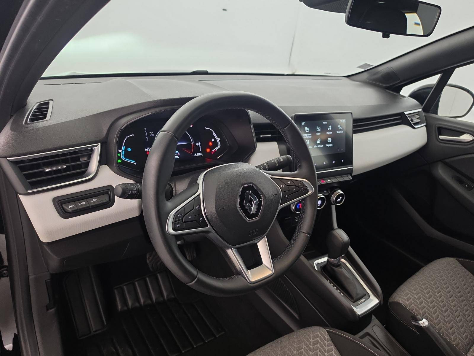 Vente en ligne Renault Clio 5 Clio E-Tech 140 - 21N au prix de 15 890 €