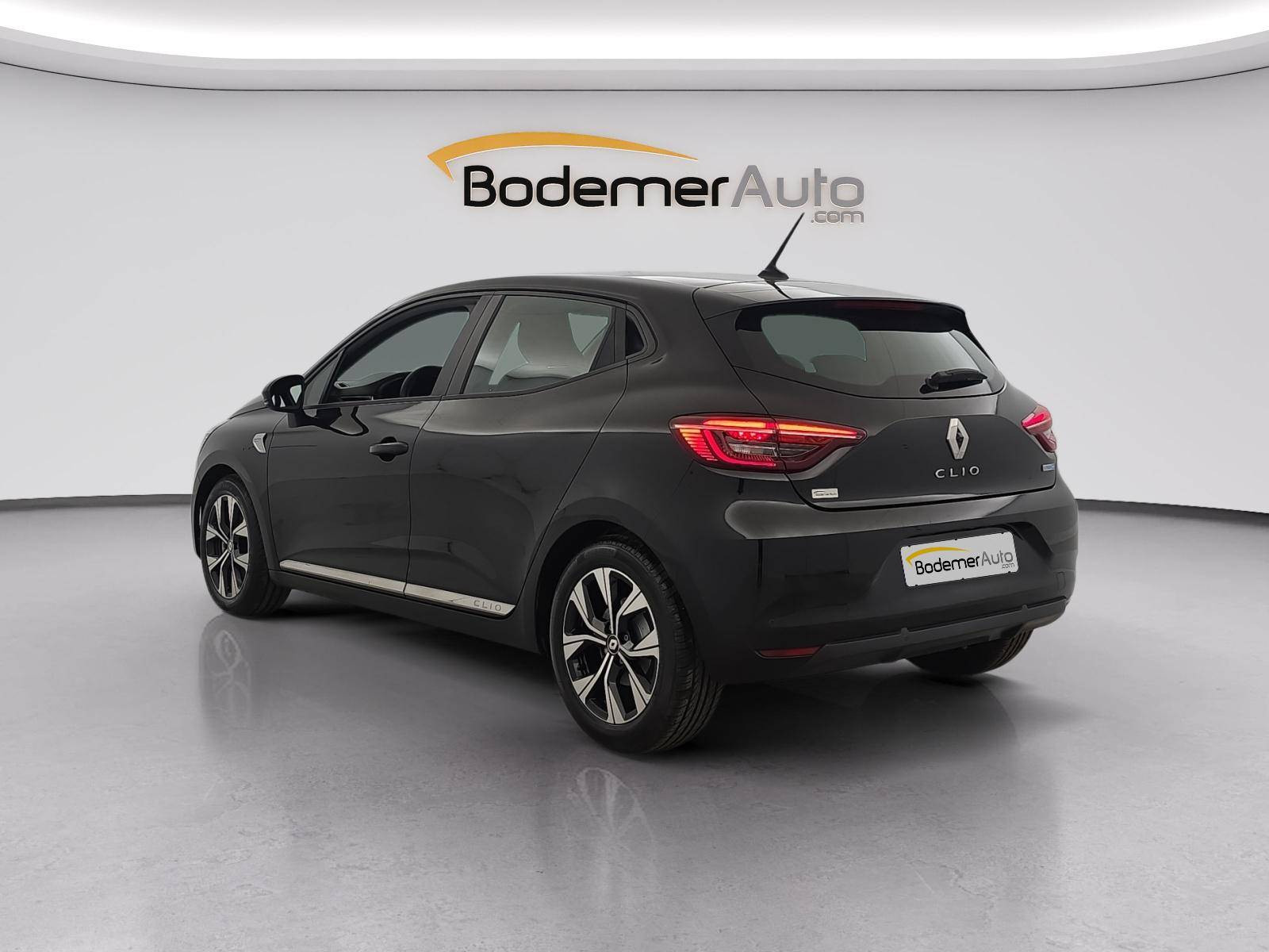Vente en ligne Renault Clio 5 Clio E-Tech 140 - 21N au prix de 15 890 €