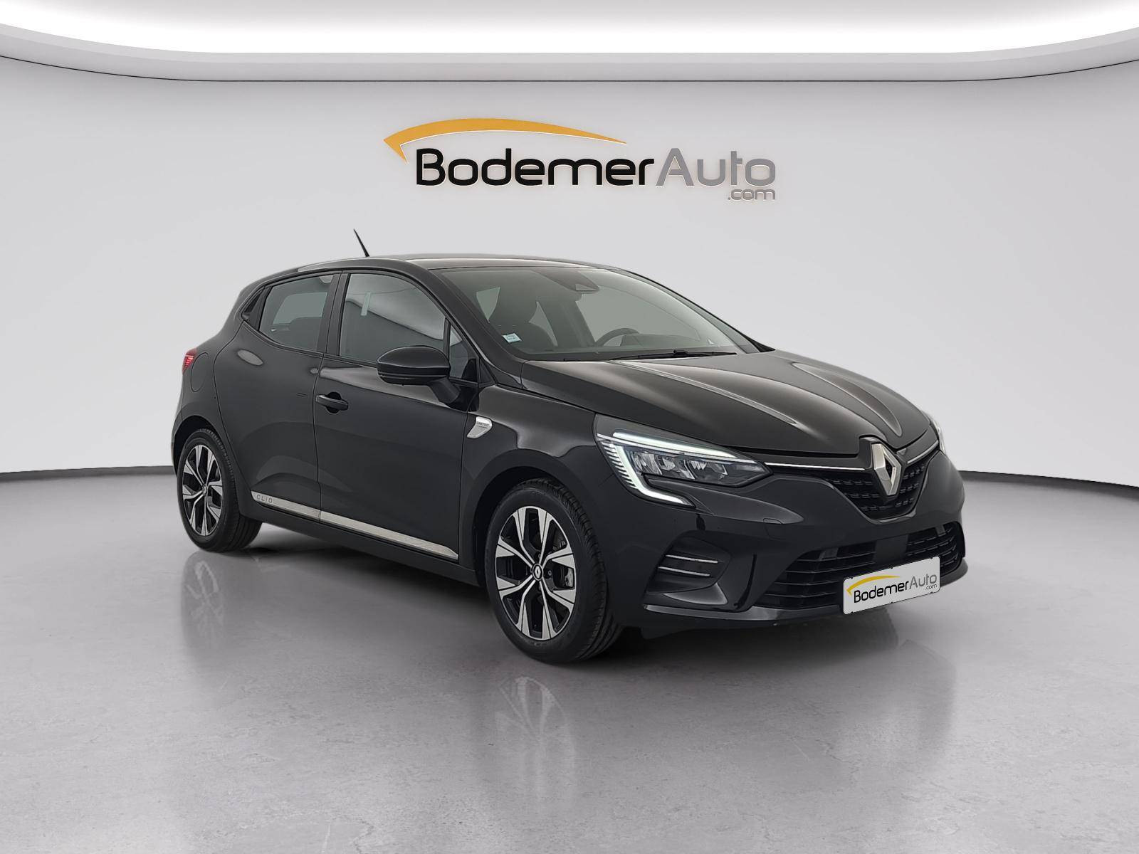 Vente en ligne Renault Clio 5 Clio E-Tech 140 - 21N au prix de 15 890 €