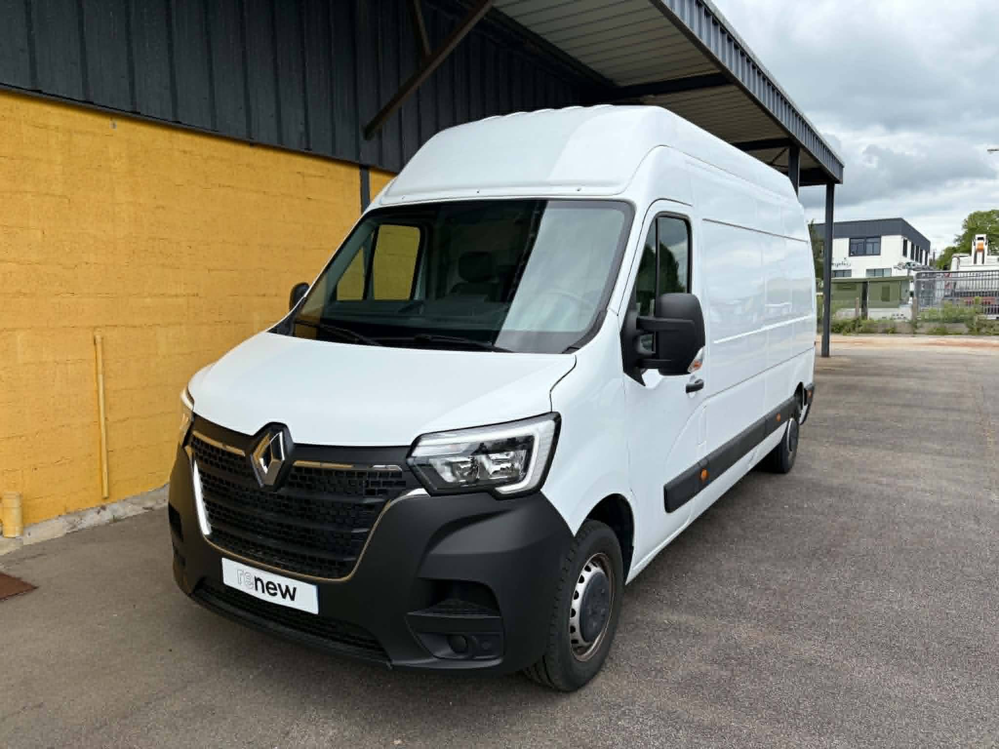 Vente en ligne Renault Master Fourgon MASTER FGN TRAC F3500 L3H3 BLUE DCI 135 au prix de 23 990 €