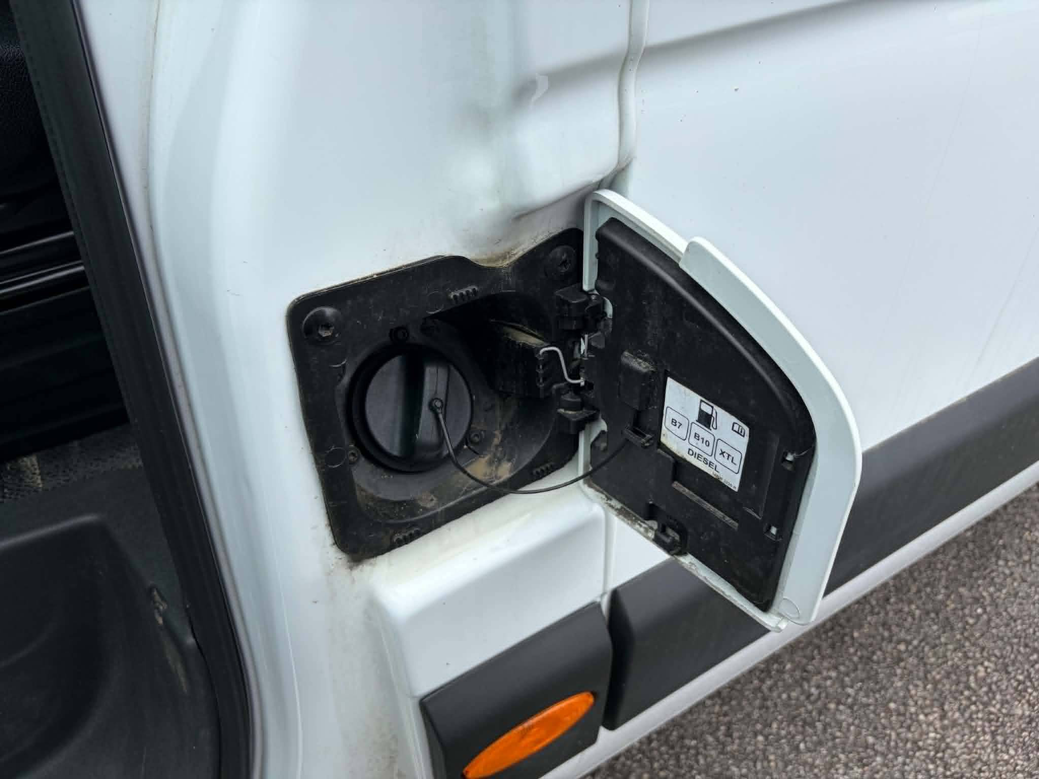 Vente en ligne Renault Master Fourgon MASTER FGN TRAC F3500 L3H3 BLUE DCI 135 au prix de 23 990 €