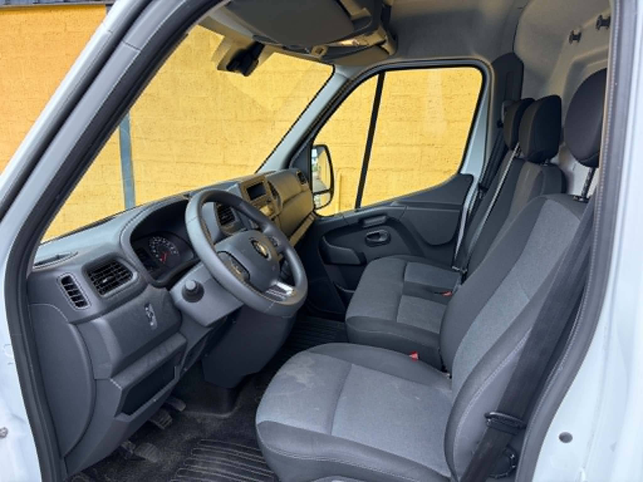 Vente en ligne Renault Master Fourgon MASTER FGN TRAC F3500 L3H3 BLUE DCI 135 au prix de 23 990 €