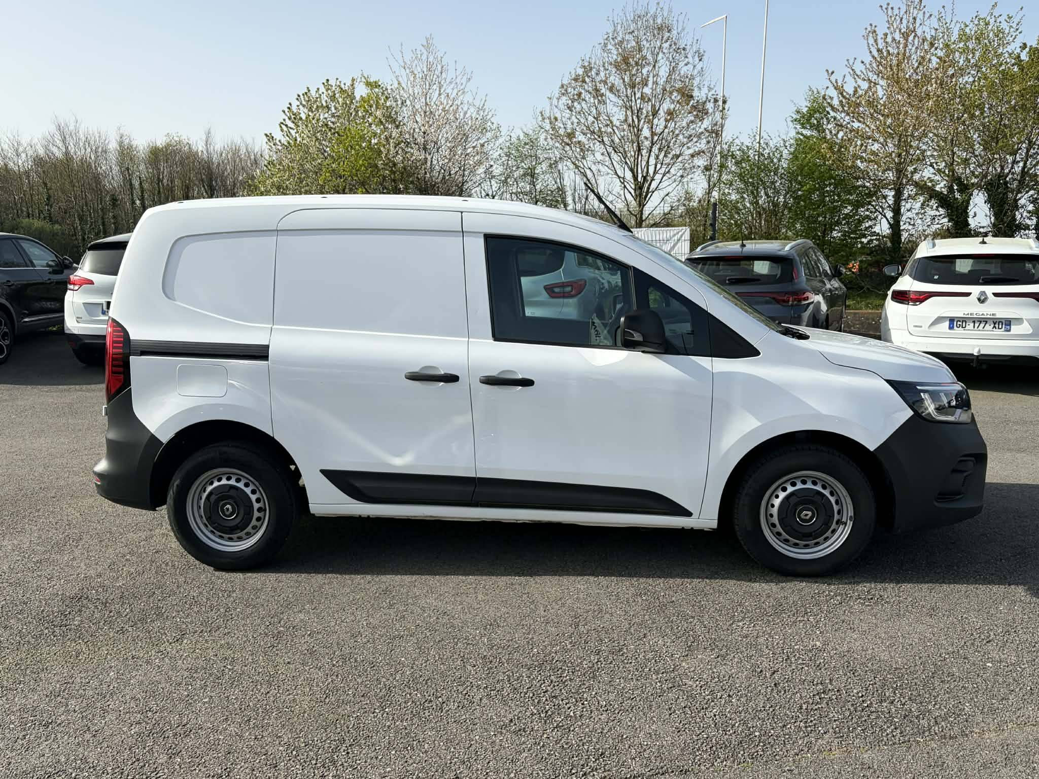Vente en ligne Renault Kangoo Van  BLUE DCI 95 au prix de 16 290 €