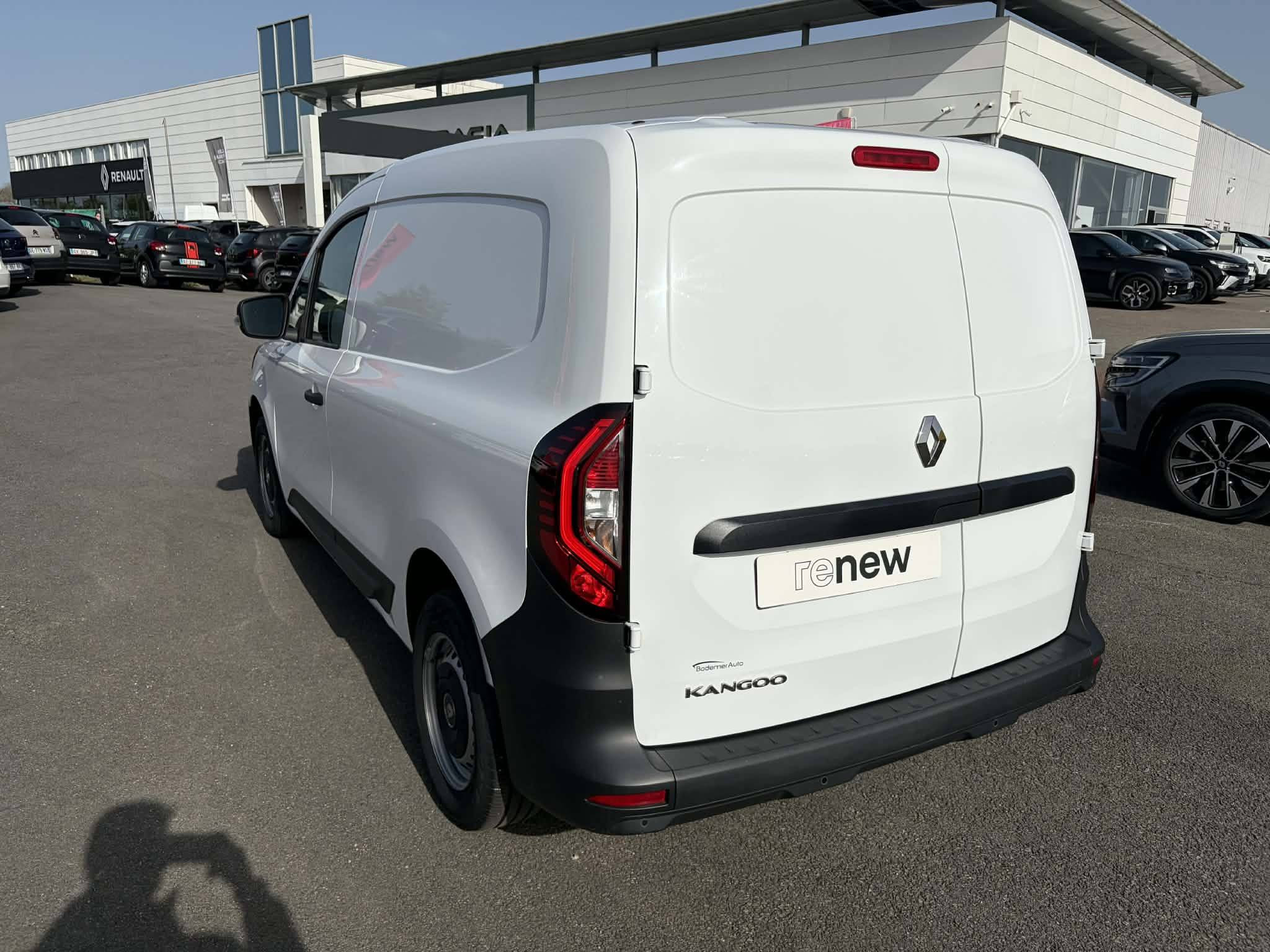Vente en ligne Renault Kangoo Van  BLUE DCI 95 au prix de 16 290 €