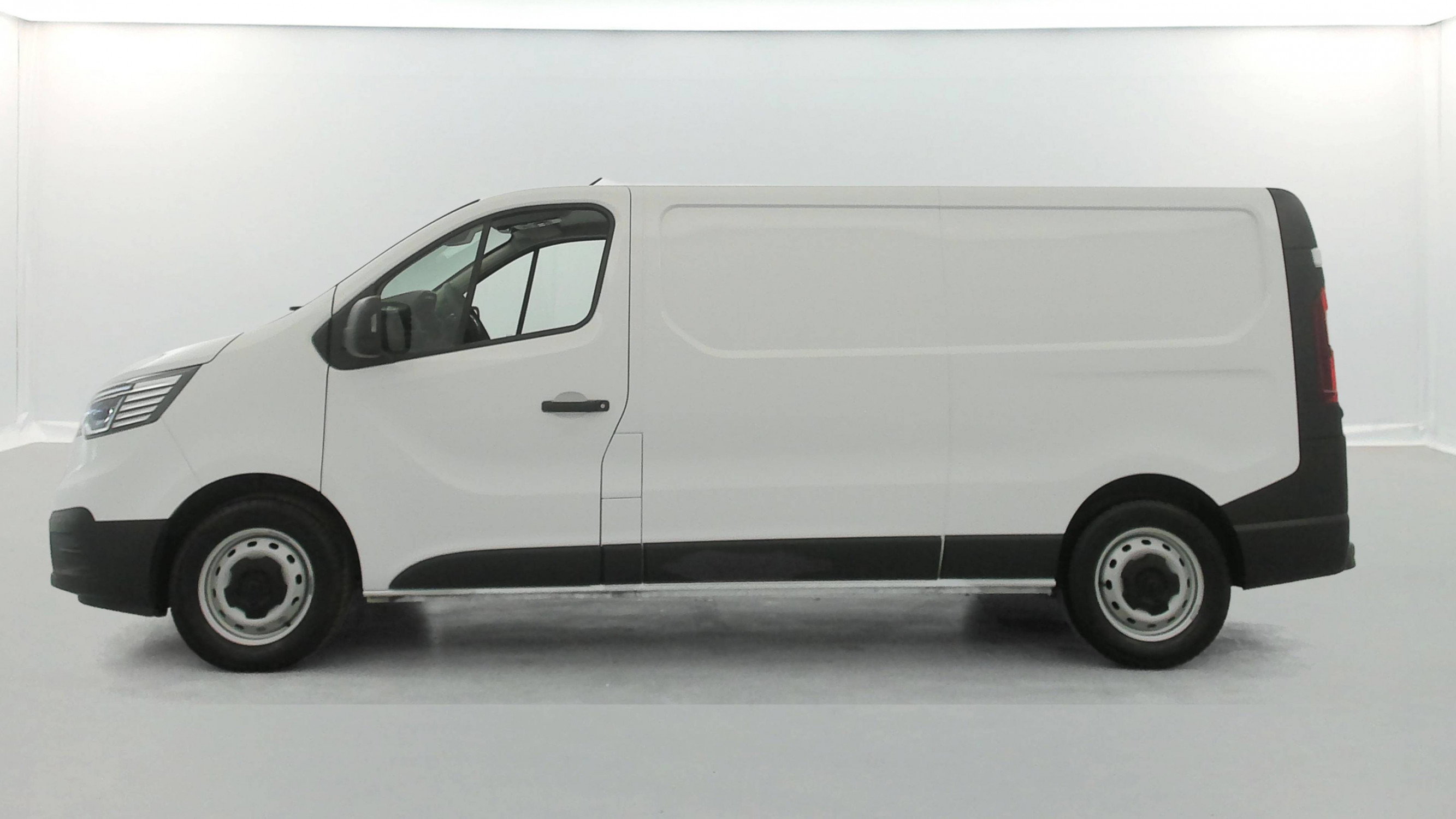 Renault Trafic 3 Fourgon TRAFIC FGN L2H1 3000 KG BLUE DCI 130 occasion de 2023 en vente à Quimper