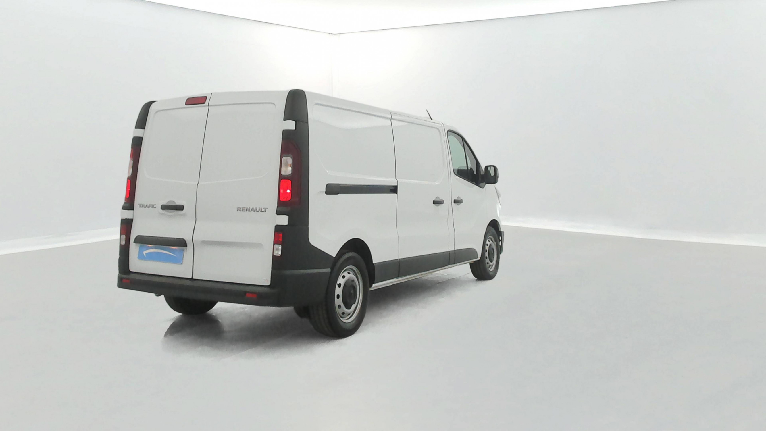 Vente en ligne Renault Trafic 3 Fourgon TRAFIC FGN L2H1 3000 KG BLUE DCI 130 au prix de 22 990 €